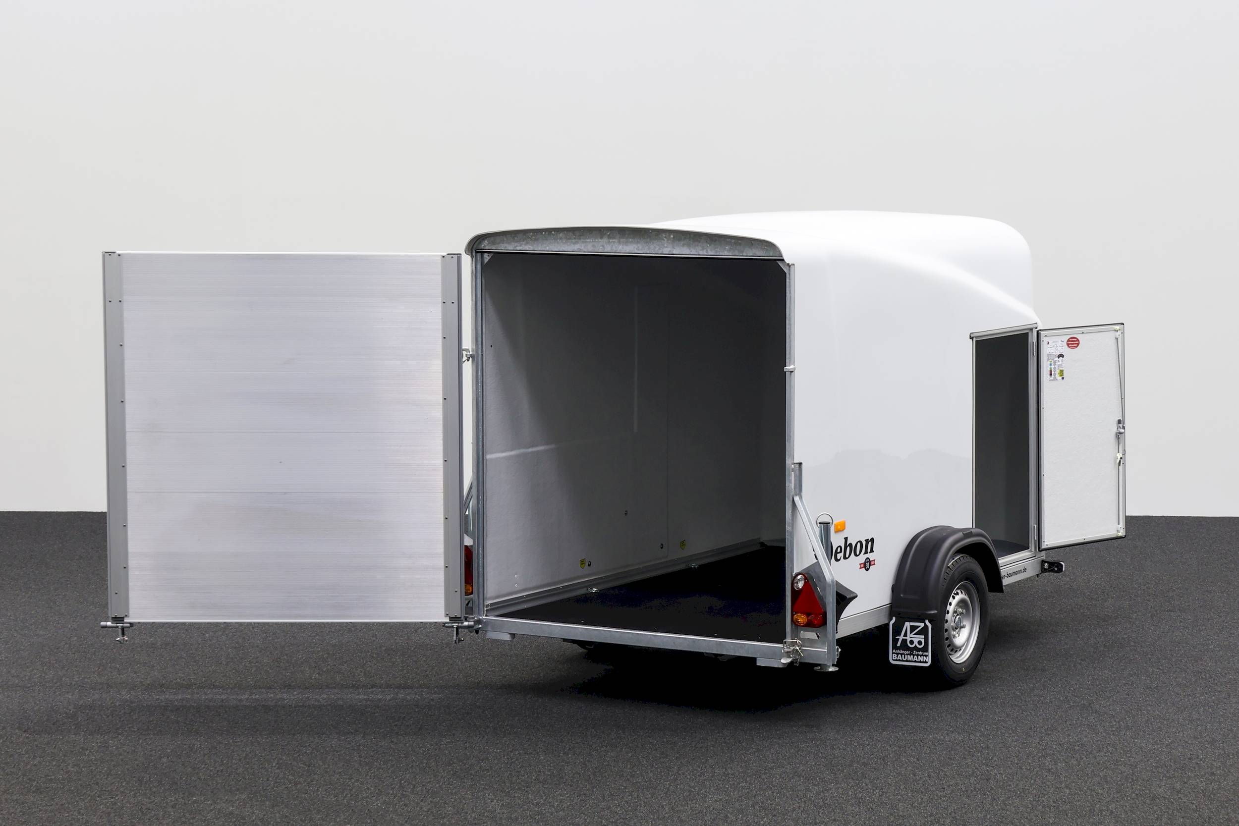 CHEVAL LIBERTE DEBON CARGO 1300