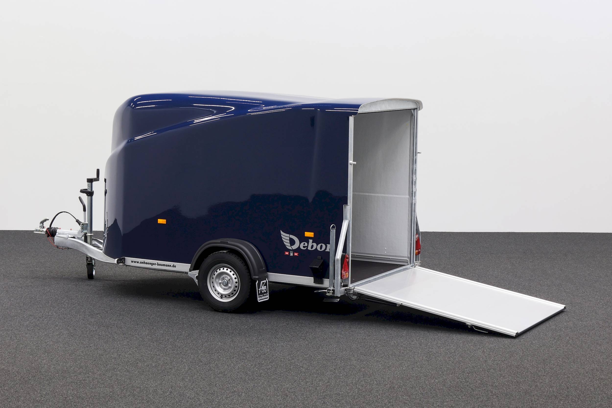 CHEVAL LIBERTE DEBON CARGO 1300