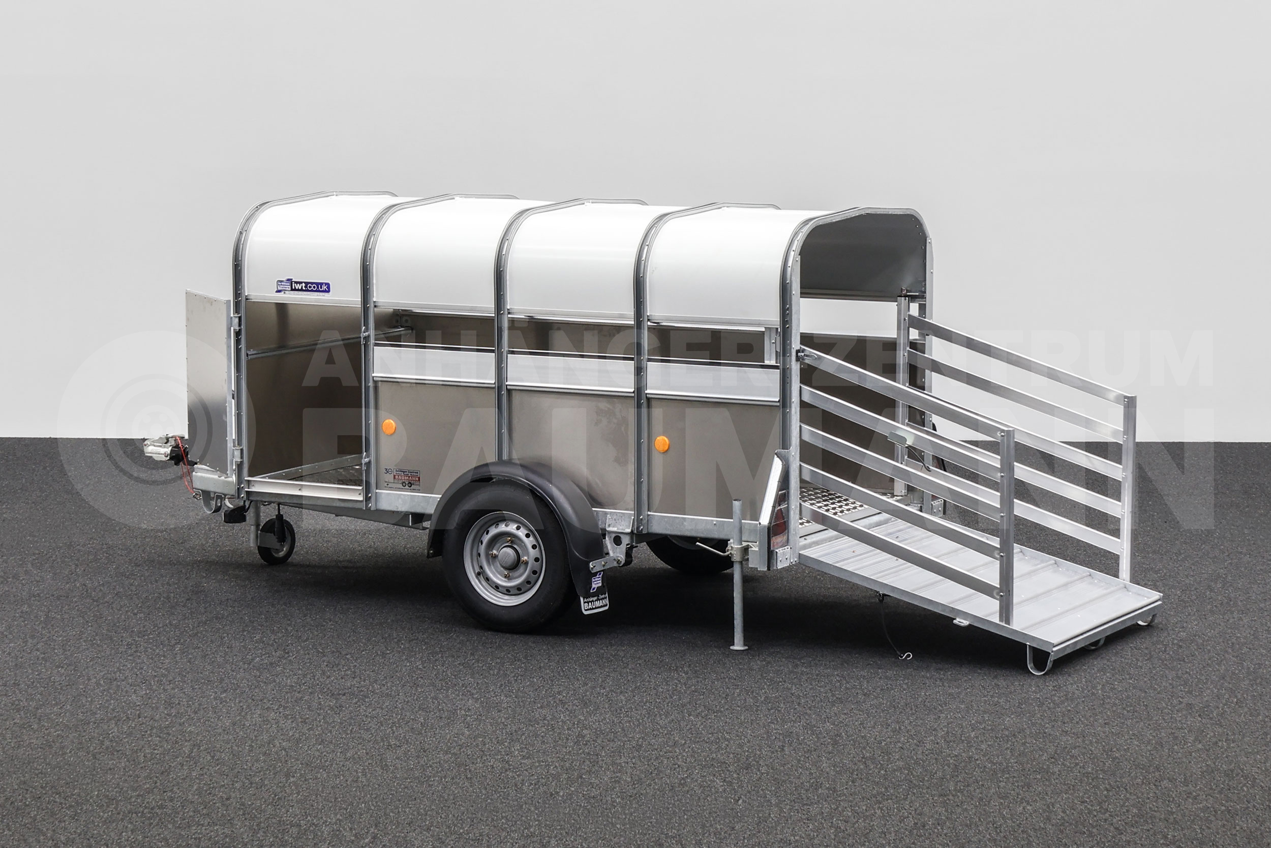 IFOR WILLIAMS P8G | 8x4 | 1400KG | STÜTZEN