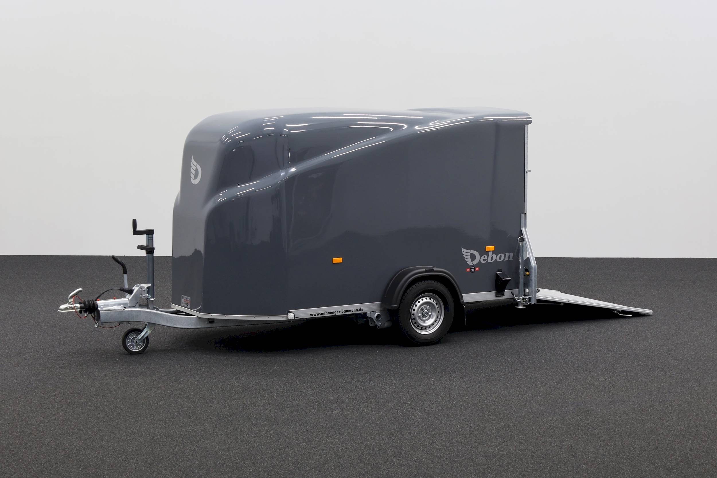 CHEVAL LIBERTE DEBON CARGO 1300