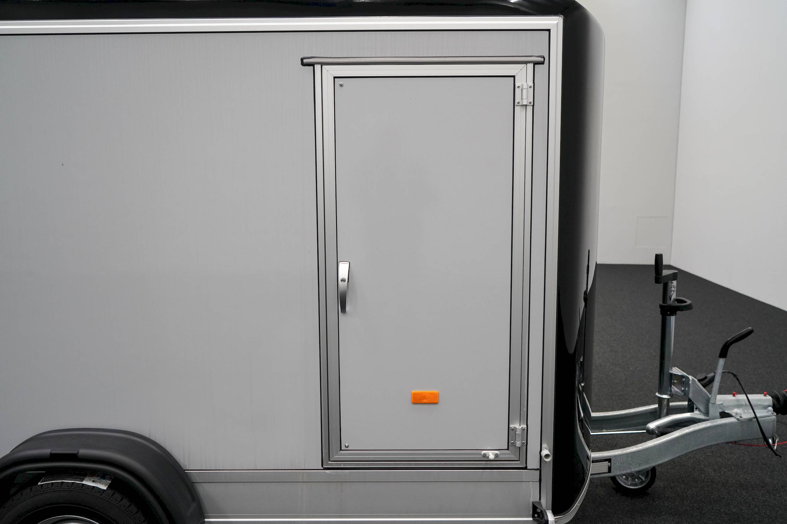 CHEVAL LIBERTE DEBON C400 WABENKERN ROADSTER