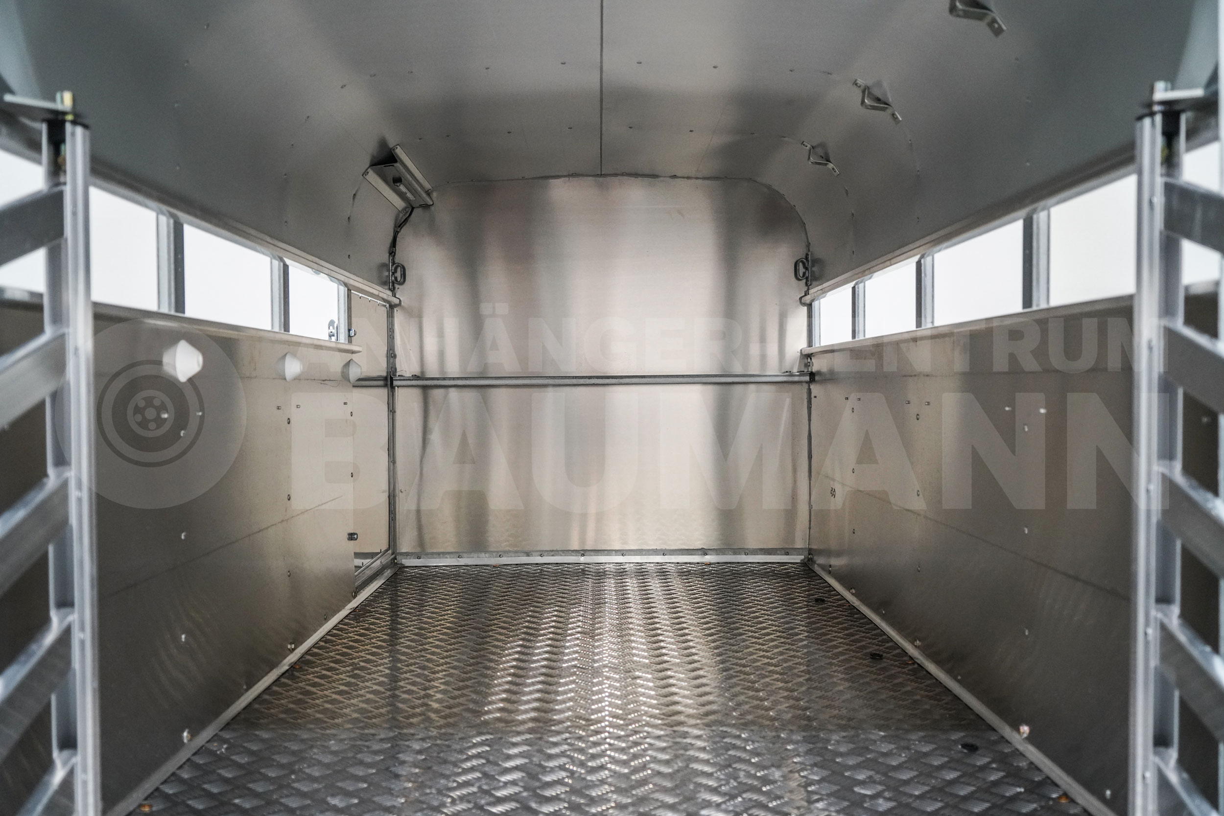 IFOR WILLIAMS P8G | 8x4 | 1400KG | STÜTZEN