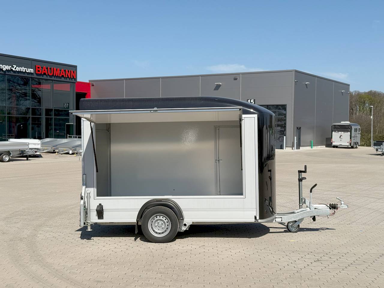 CHEVAL LIBERTE DEBON C400 WABENKERN ROADSTER