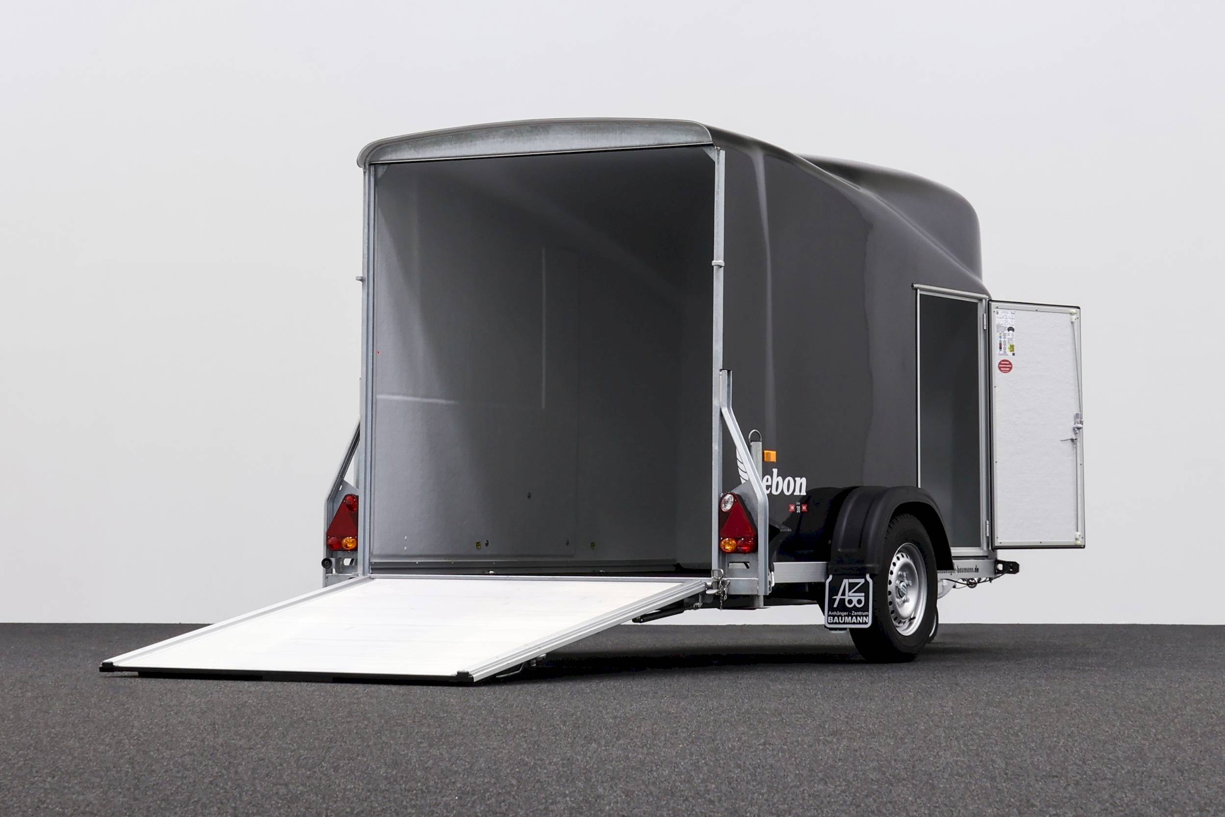 CHEVAL LIBERTE DEBON CARGO 1300