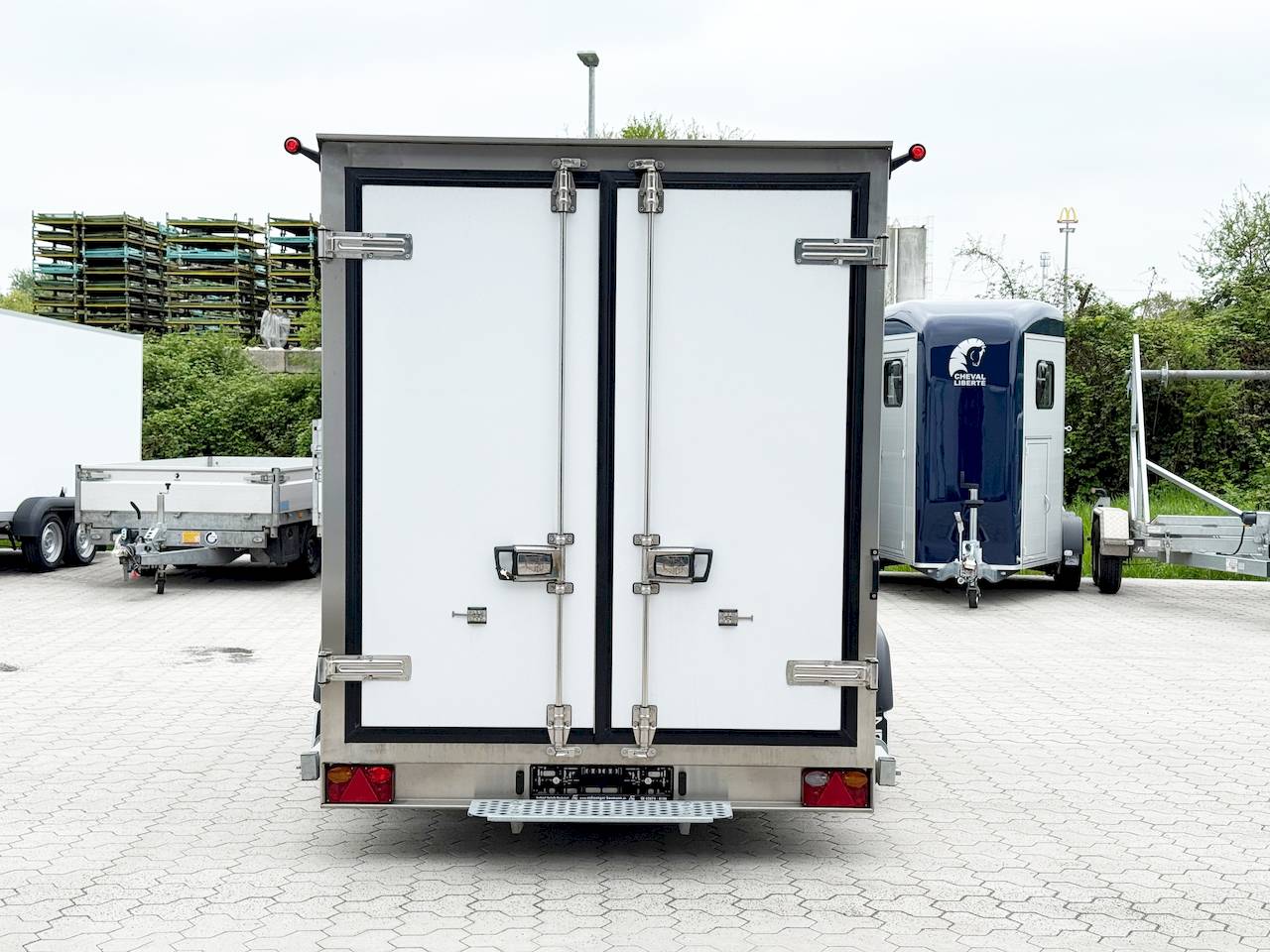 TIEFKÜHLANHÄNGER KÜHLWAGEN - XL+ - MIETEN