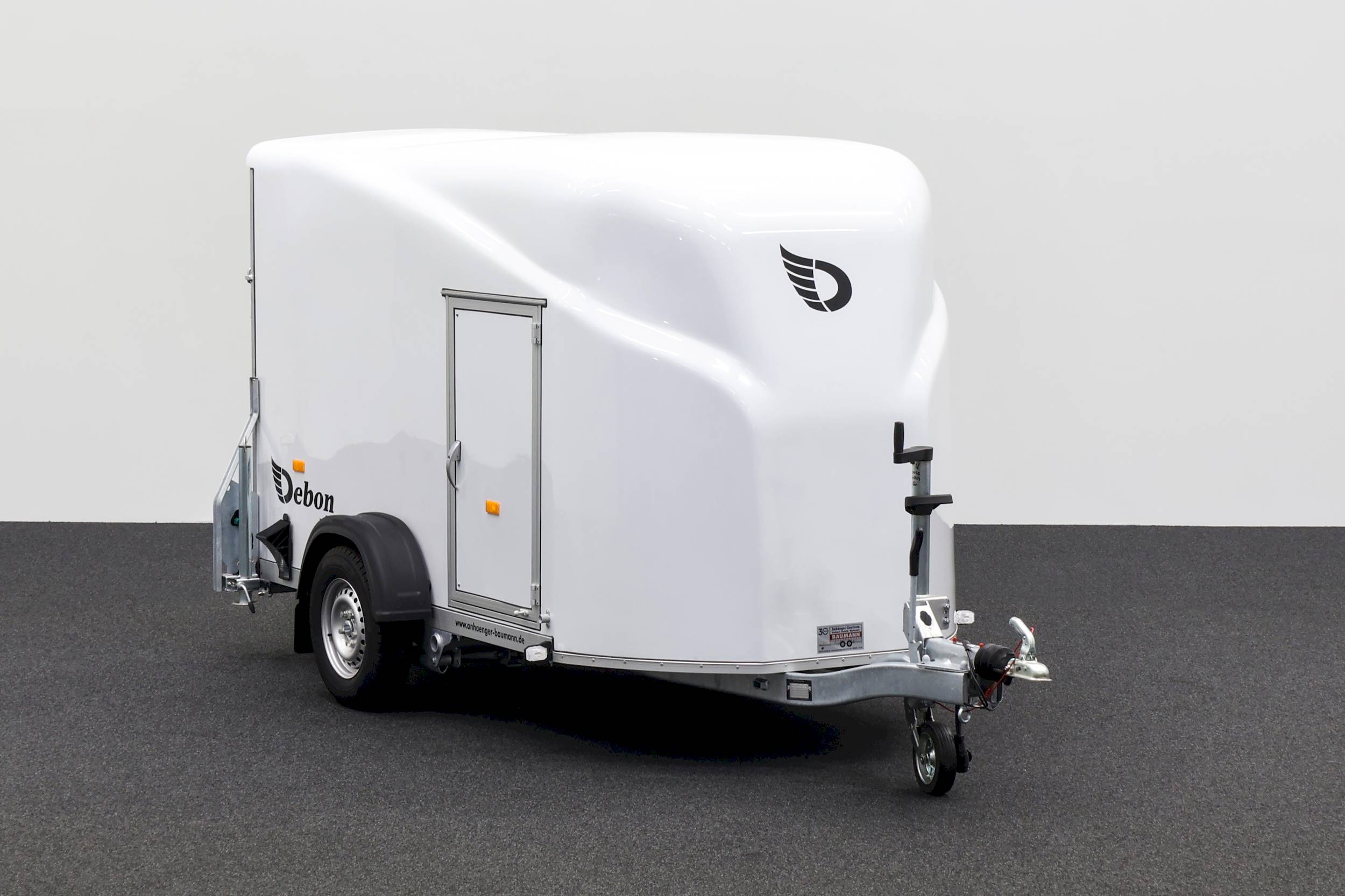 CHEVAL LIBERTE DEBON CARGO 1300
