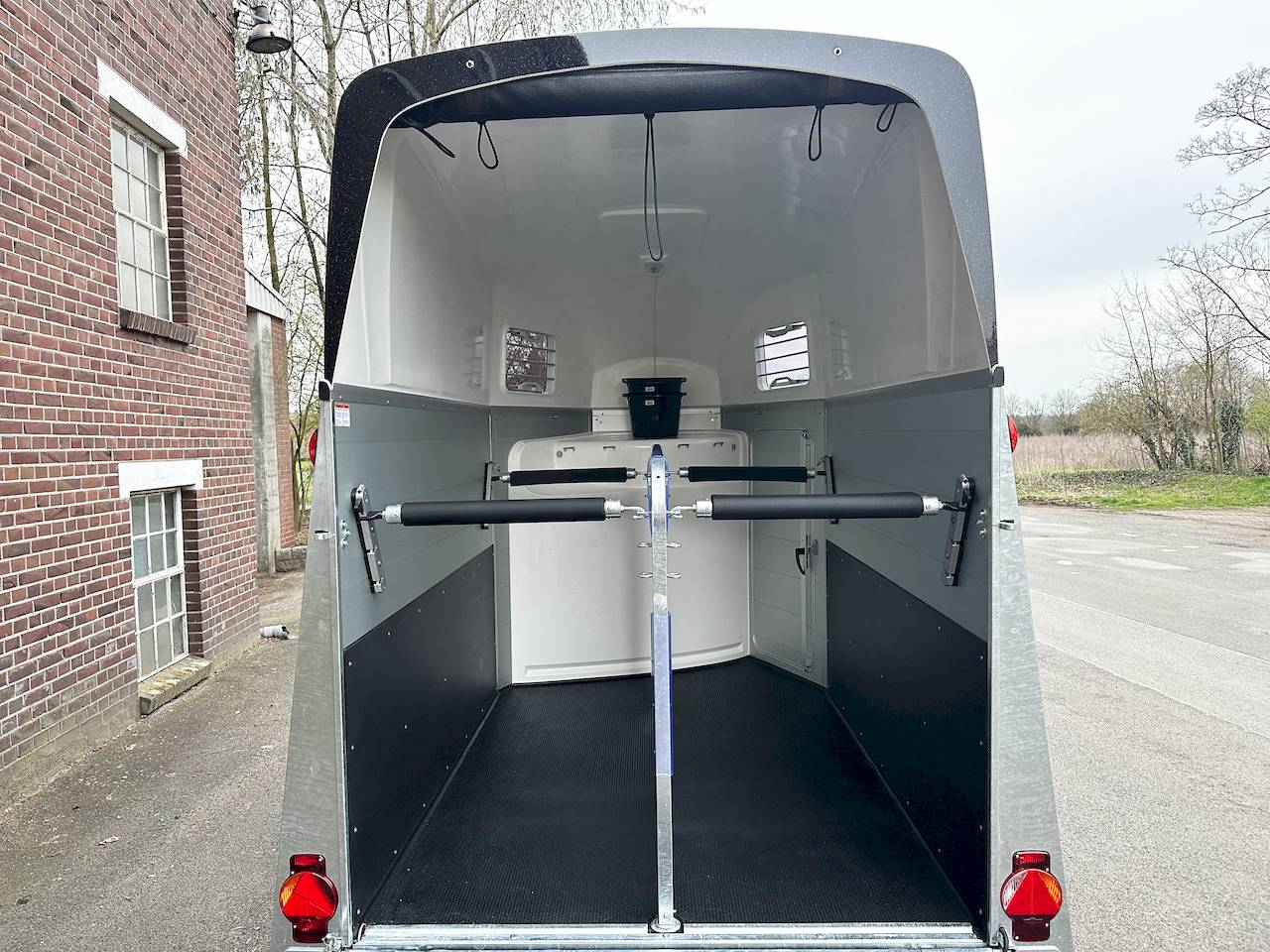 HUMBAUR XANTHOS AERO 2400 | BLACK