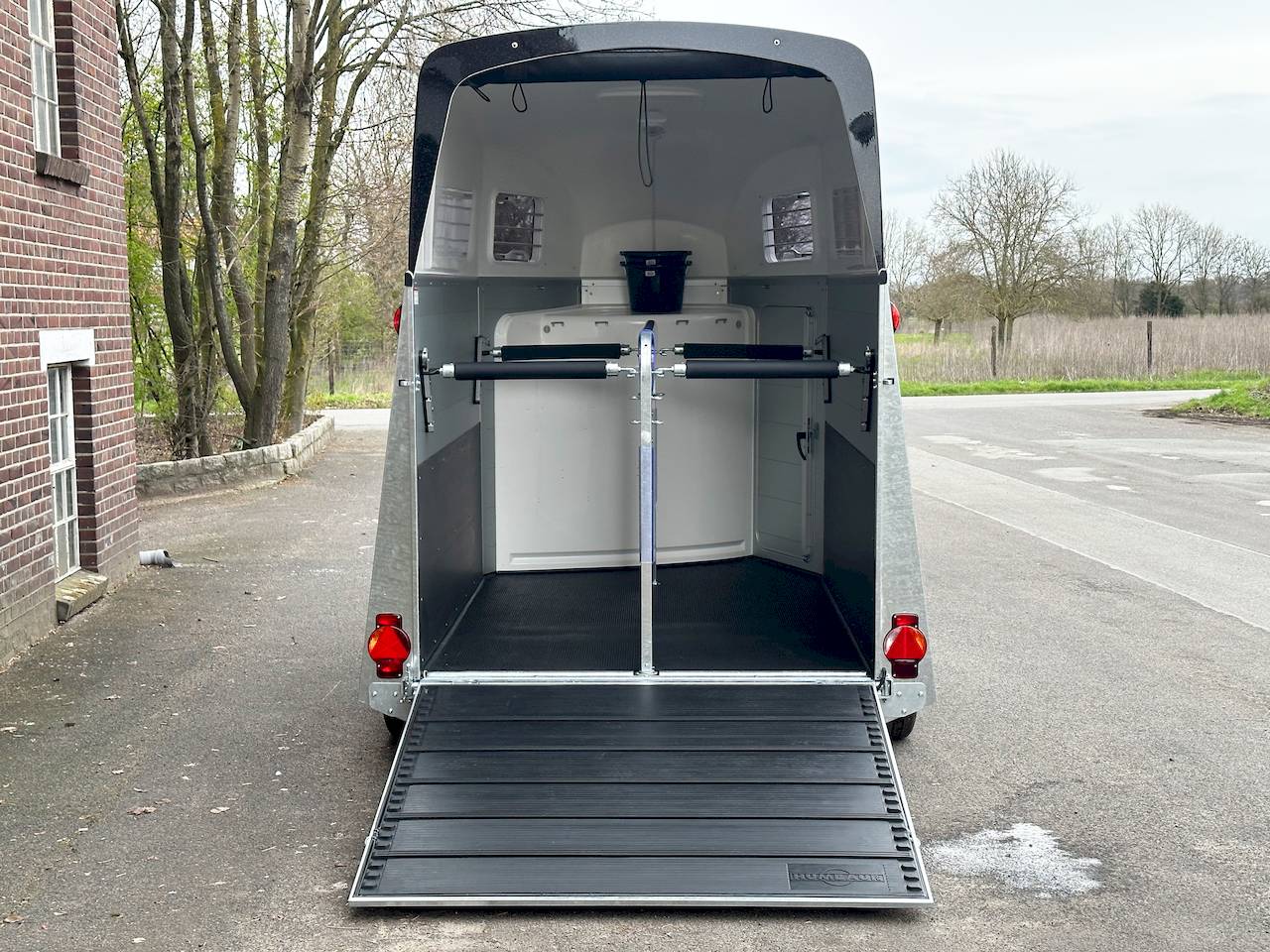 HUMBAUR XANTHOS AERO 2400 | BLACK