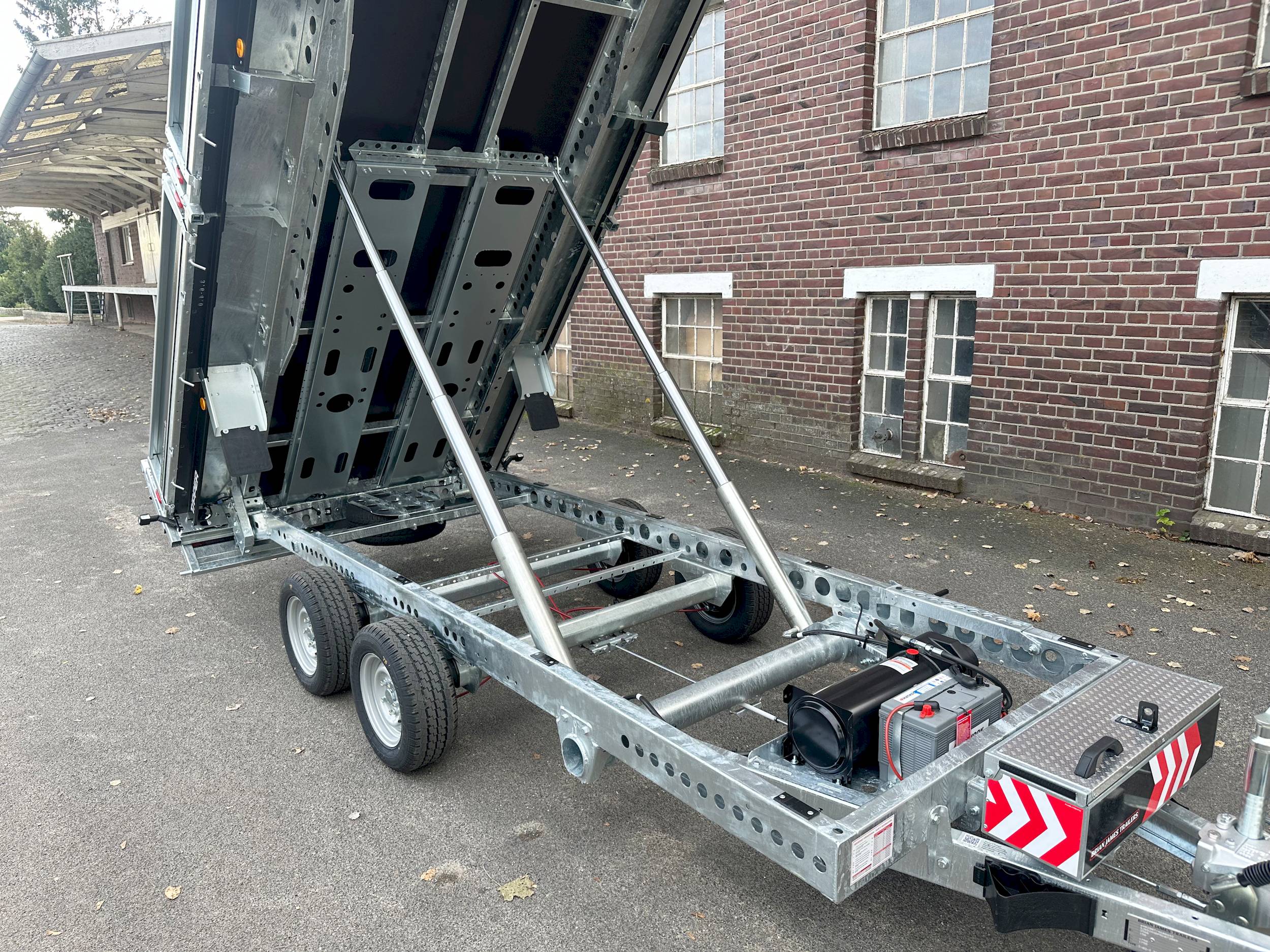 BRIAN JAMES TIPPER 526-4020-35-2-12 | PENDELKLAPPE