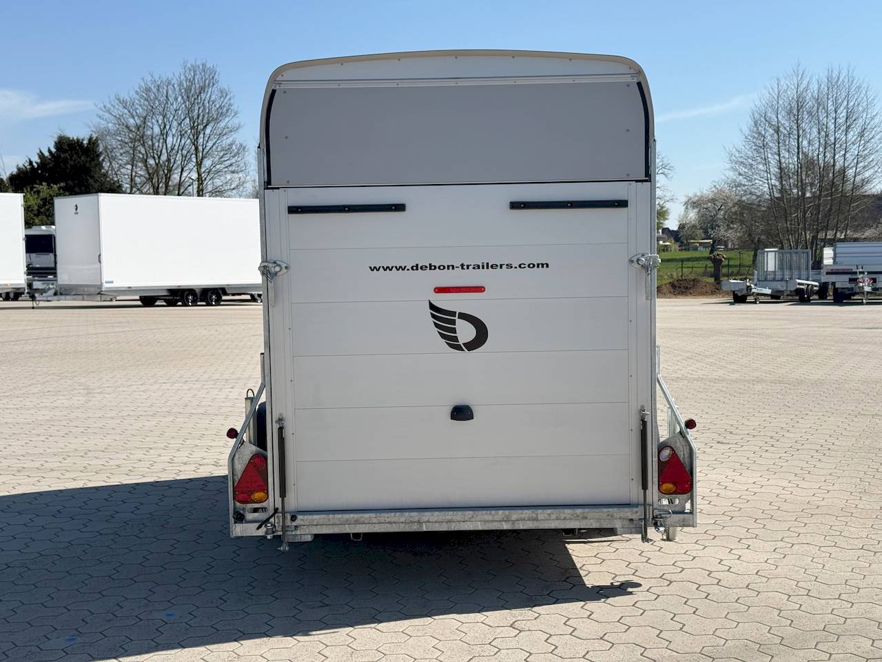 CHEVAL LIBERTE DEBON C400 WABENKERN ROADSTER