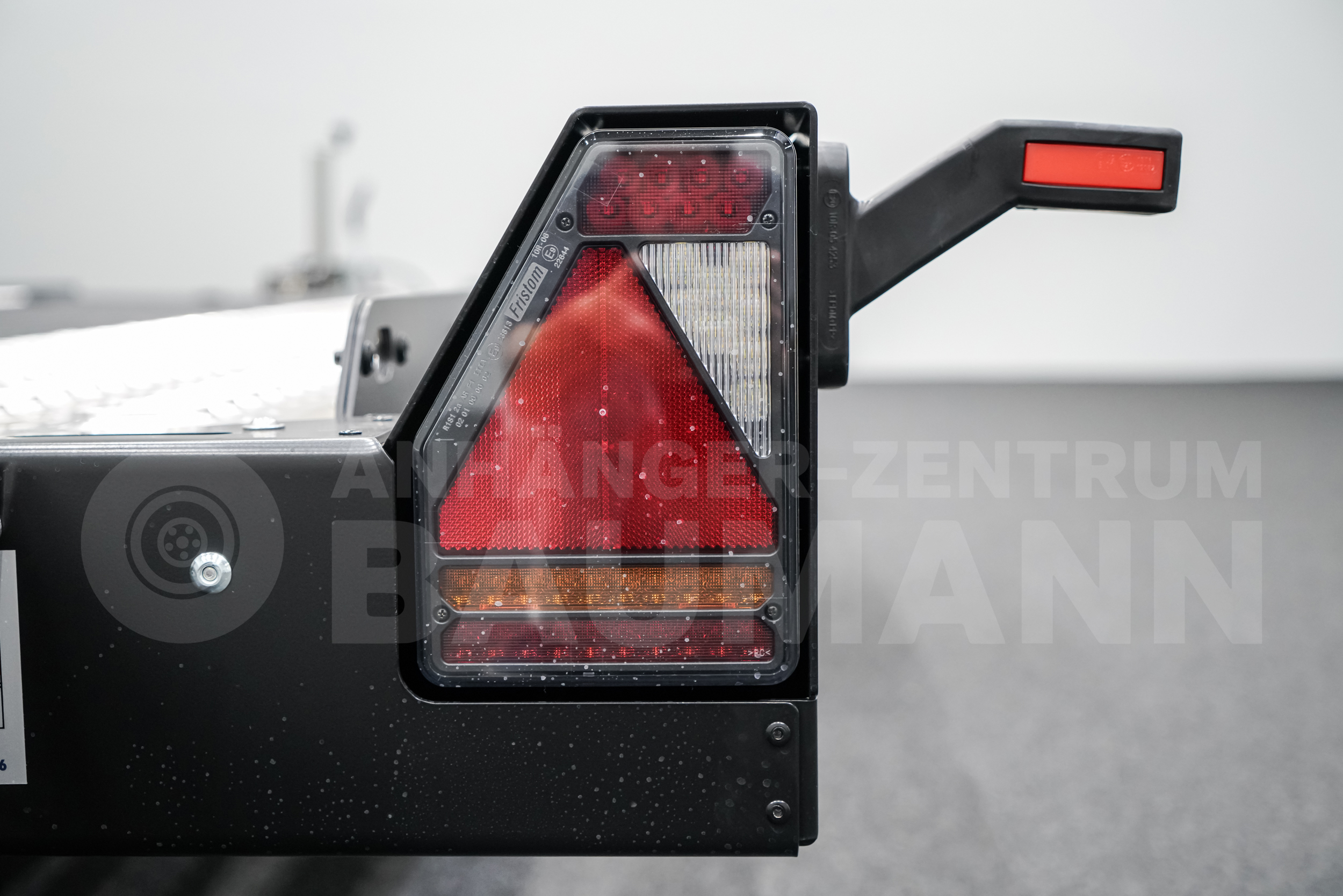 LORRIES PLAXX27-4520