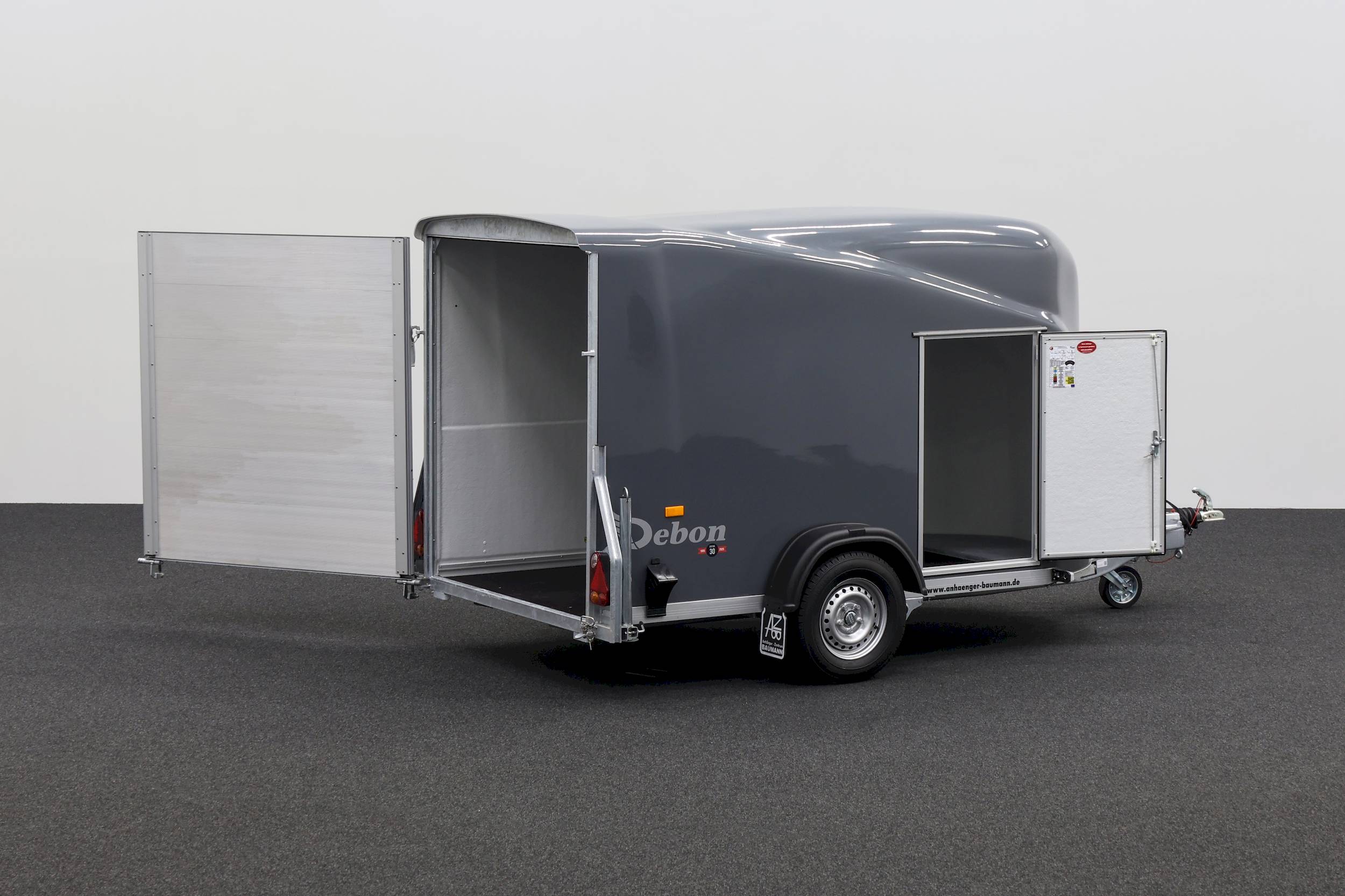 CHEVAL LIBERTE DEBON CARGO 1300