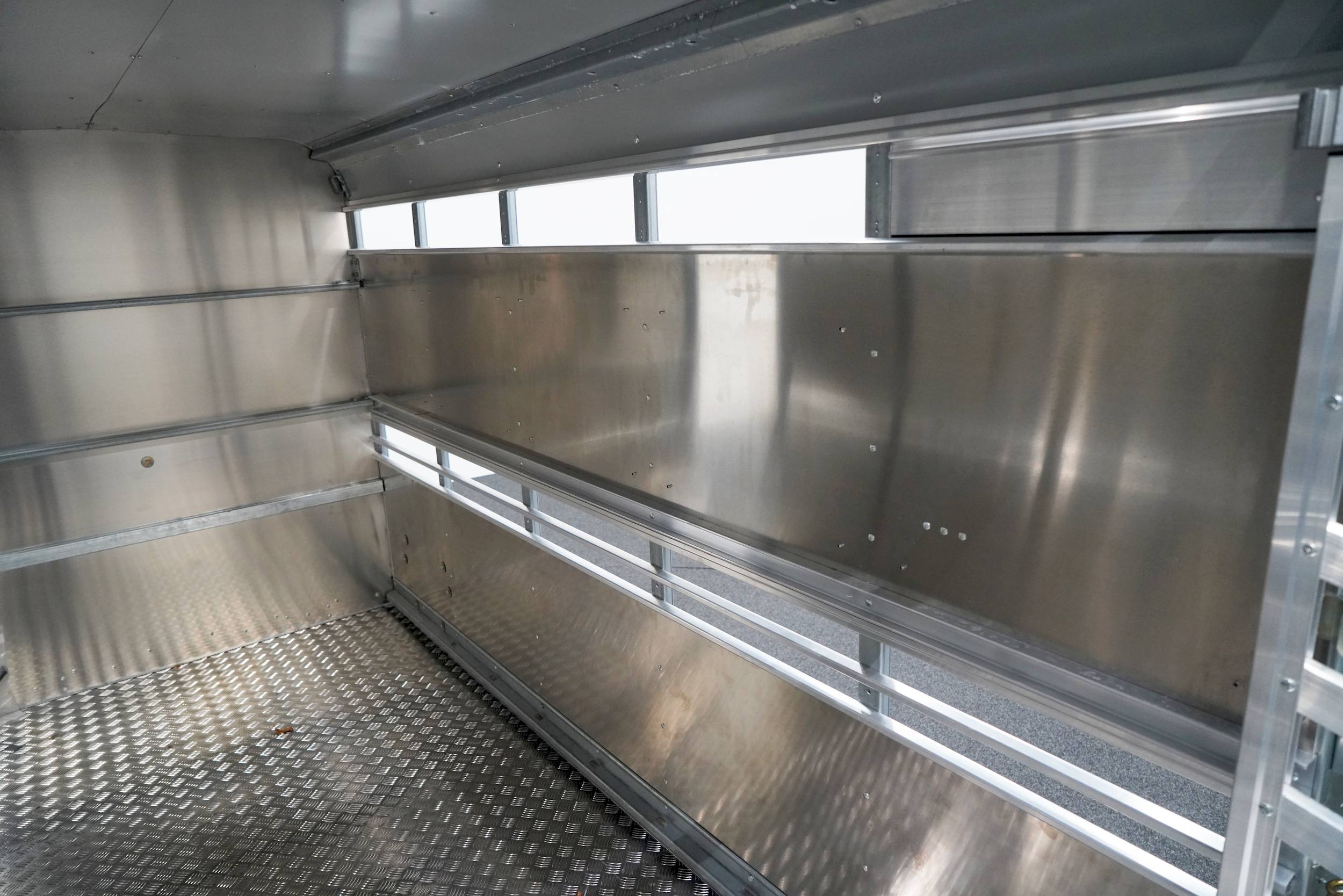 IFOR WILLIAMS TA5 | 10x6 | RAMPE-/TÜR-KOMBI