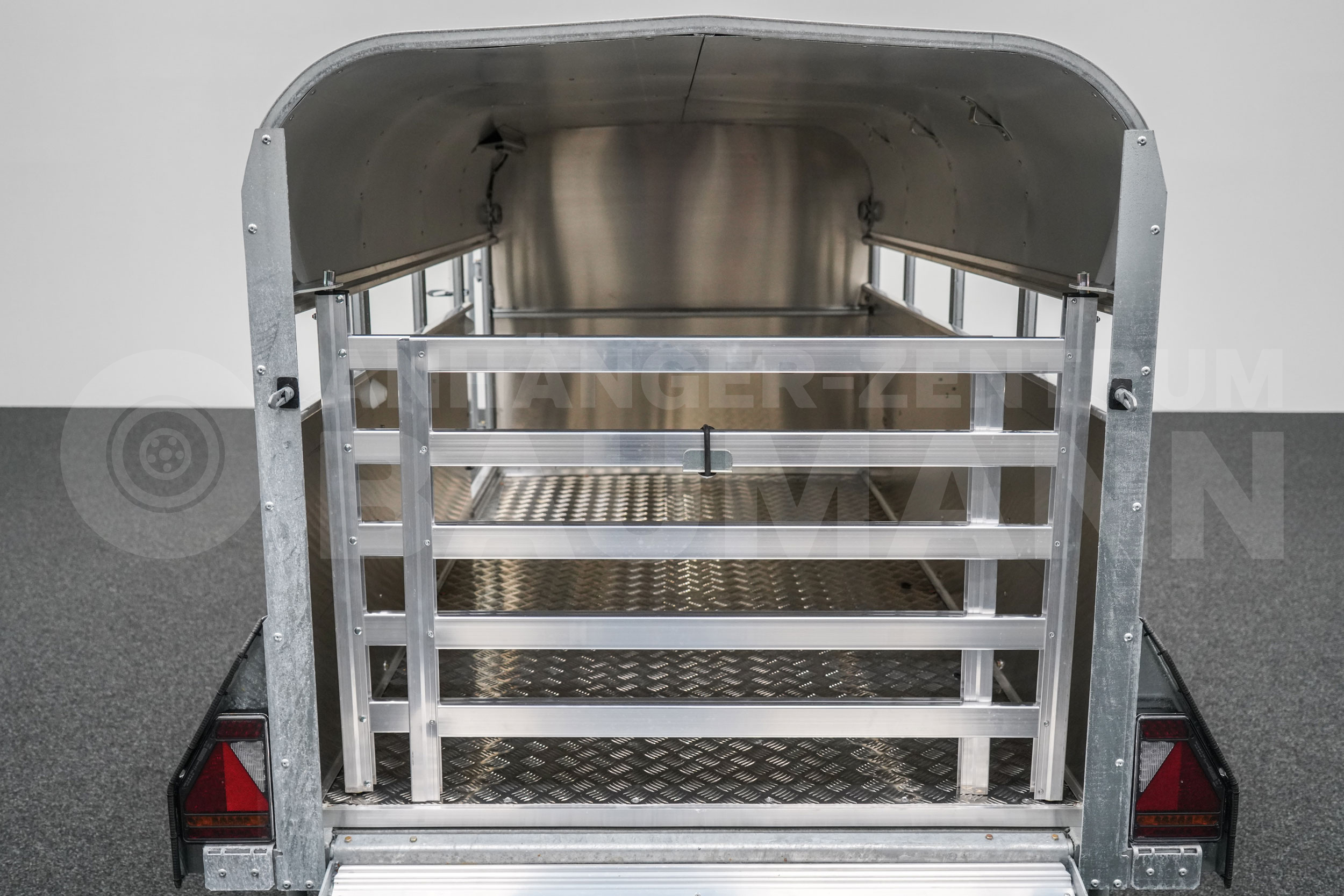 IFOR WILLIAMS P8G | 8x4 | 1400KG | STÜTZEN