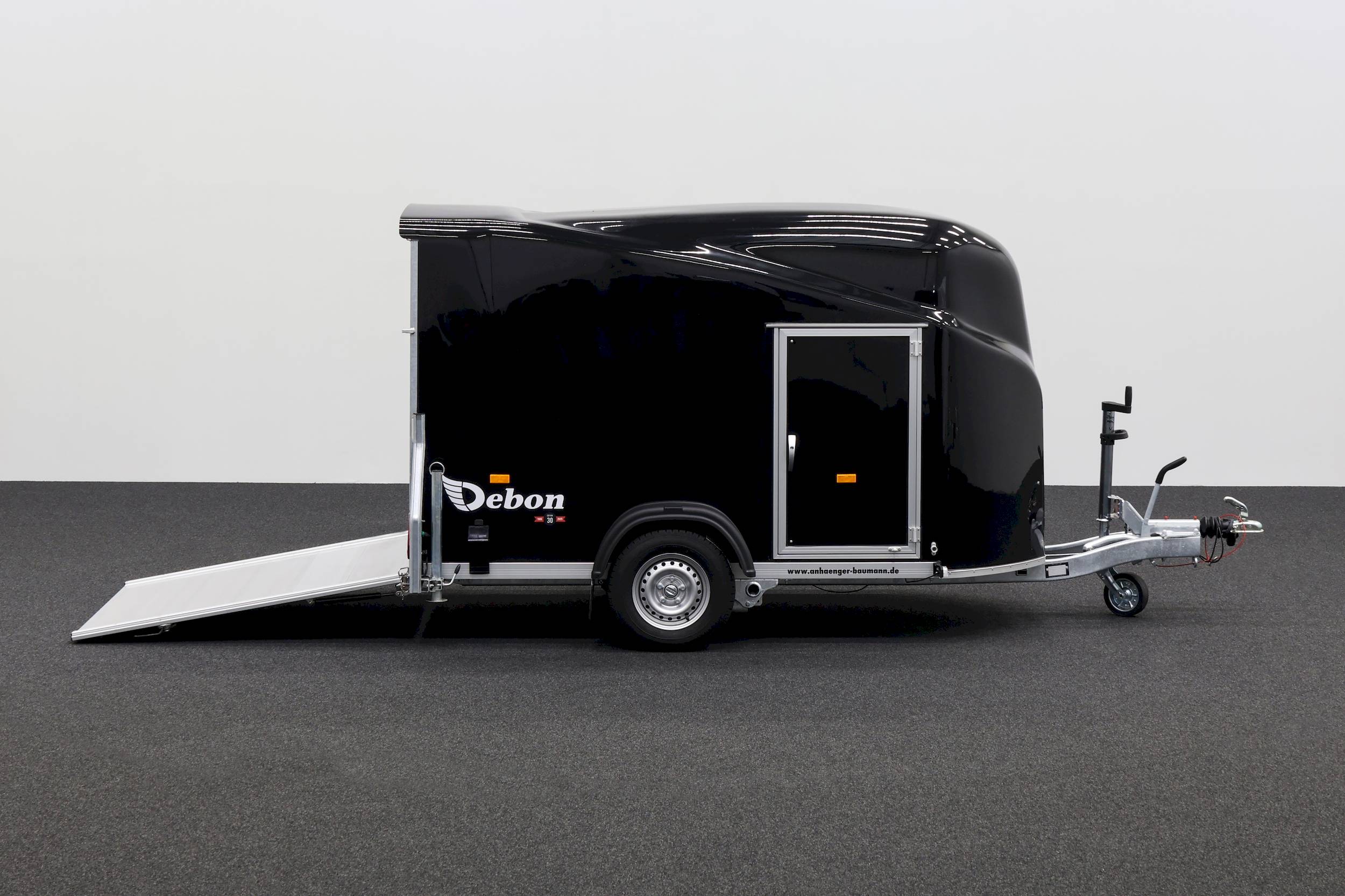CHEVAL LIBERTE DEBON CARGO 1300