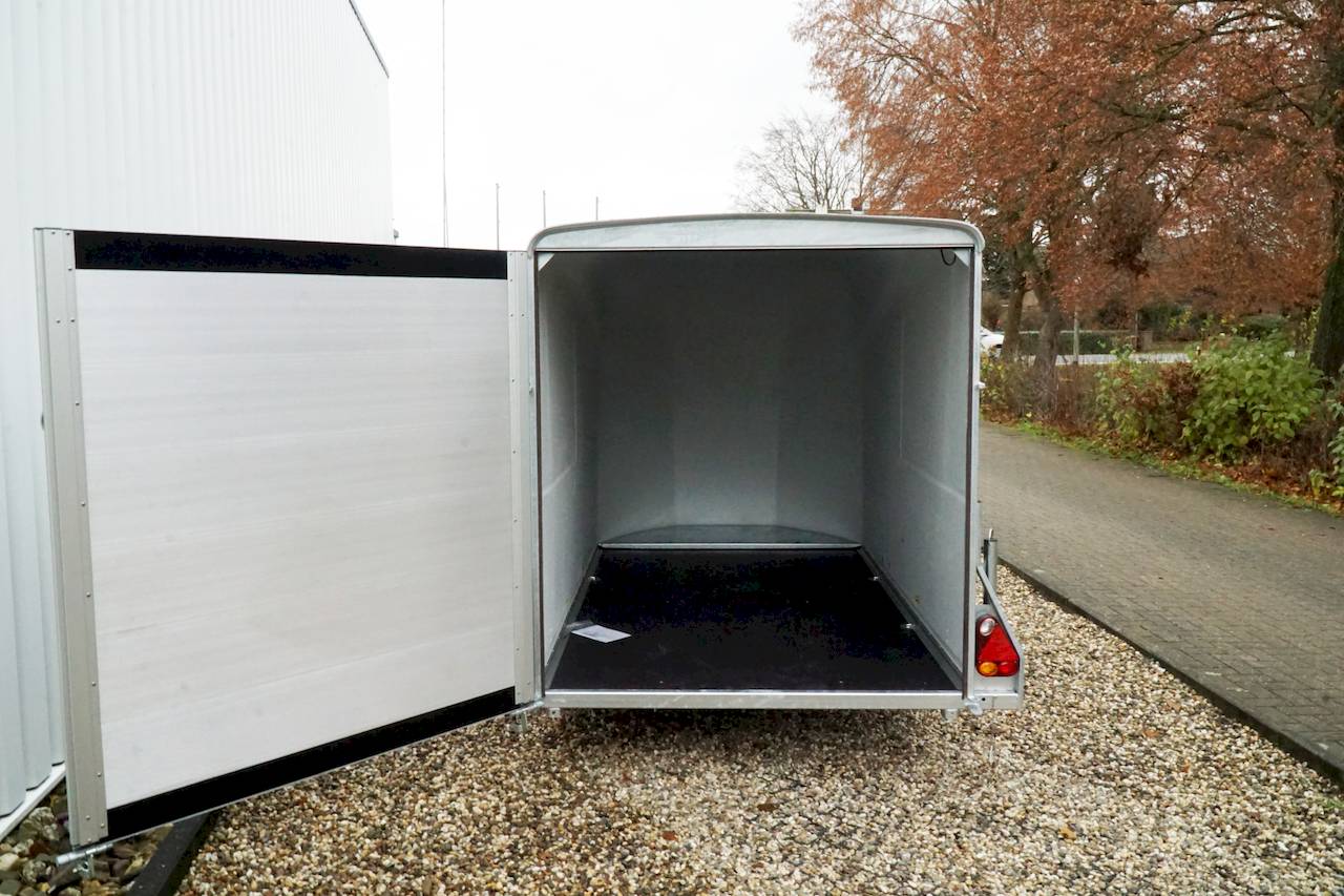 CHEVAL LIBERTE DEBON CARGO 1300