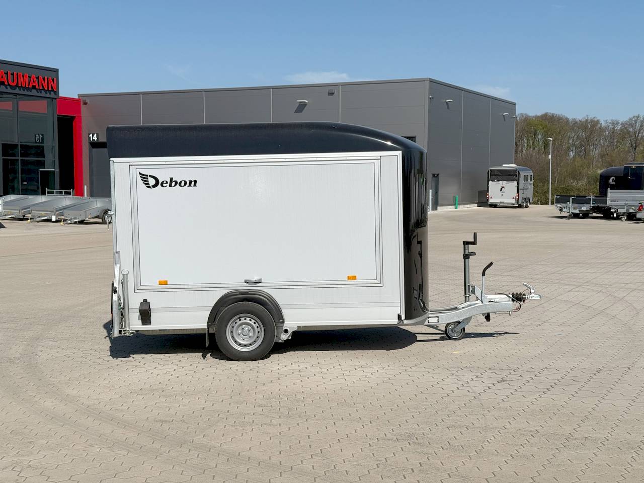 CHEVAL LIBERTE DEBON C400 WABENKERN ROADSTER