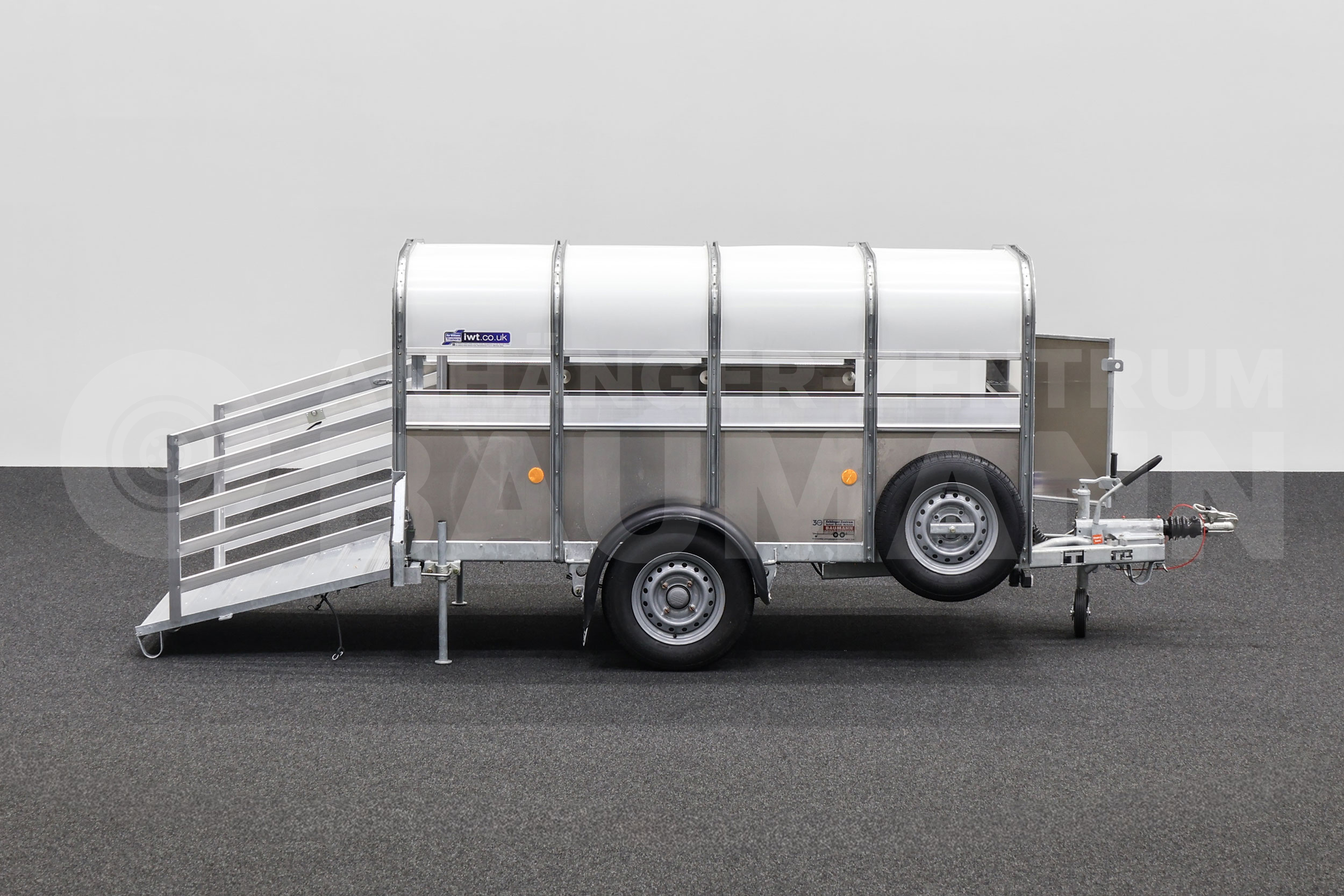 IFOR WILLIAMS P8G | 8x4 | 1400KG | STÜTZEN