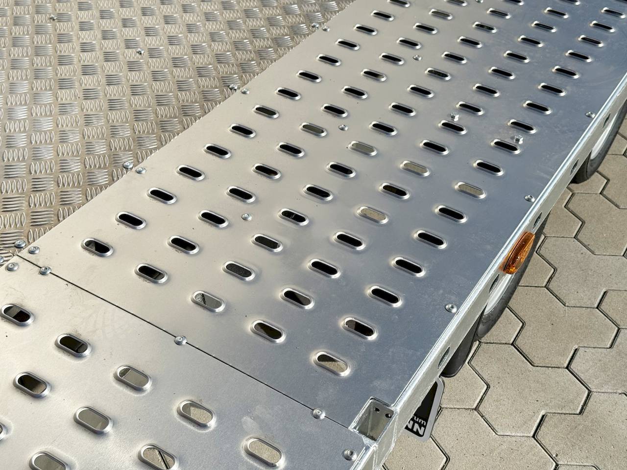 MARTZ GT PLUS 850/3 S 3,5T | ALUBODEN MITTIG | ALURAMPEN