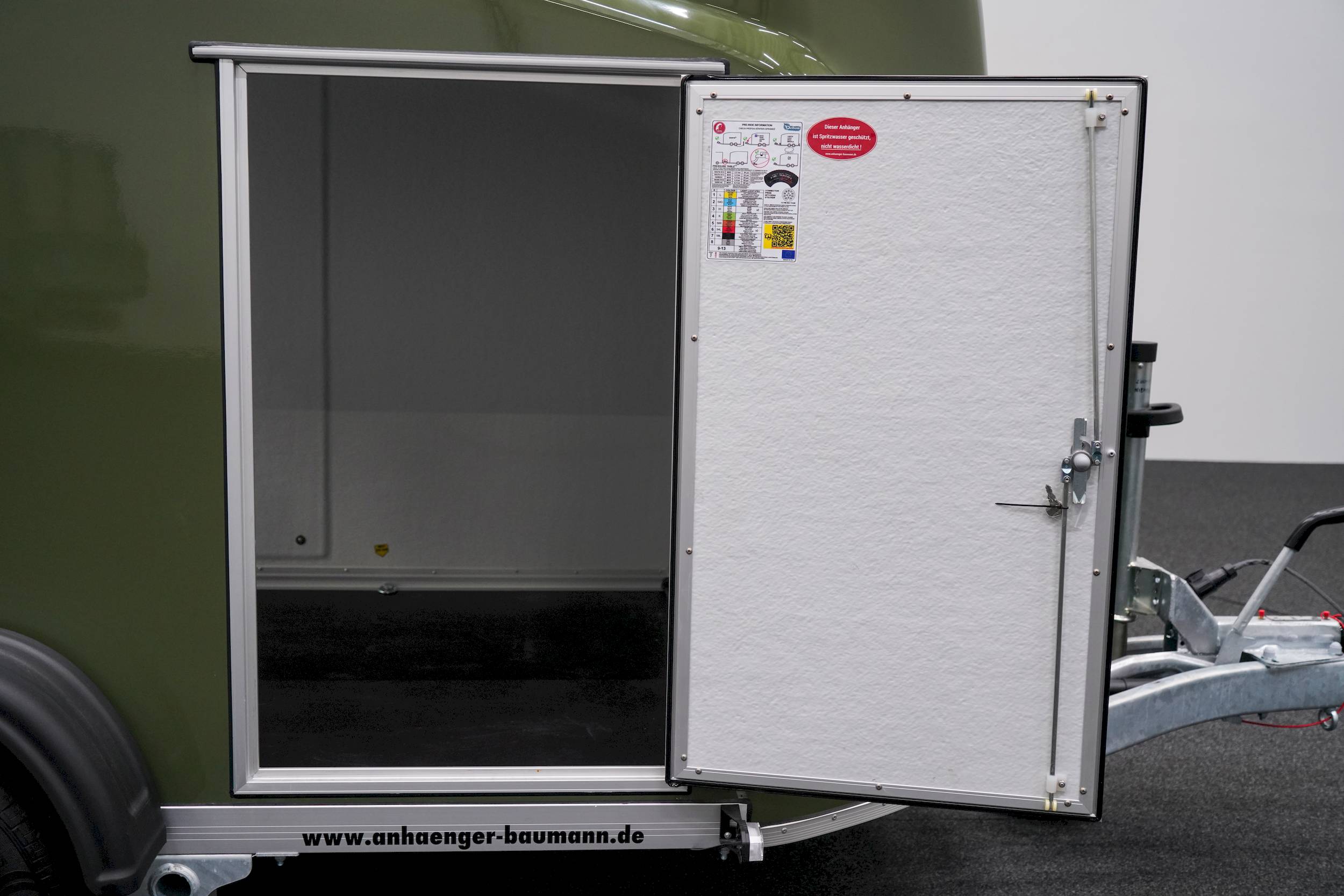 CHEVAL LIBERTE DEBON CARGO 1300