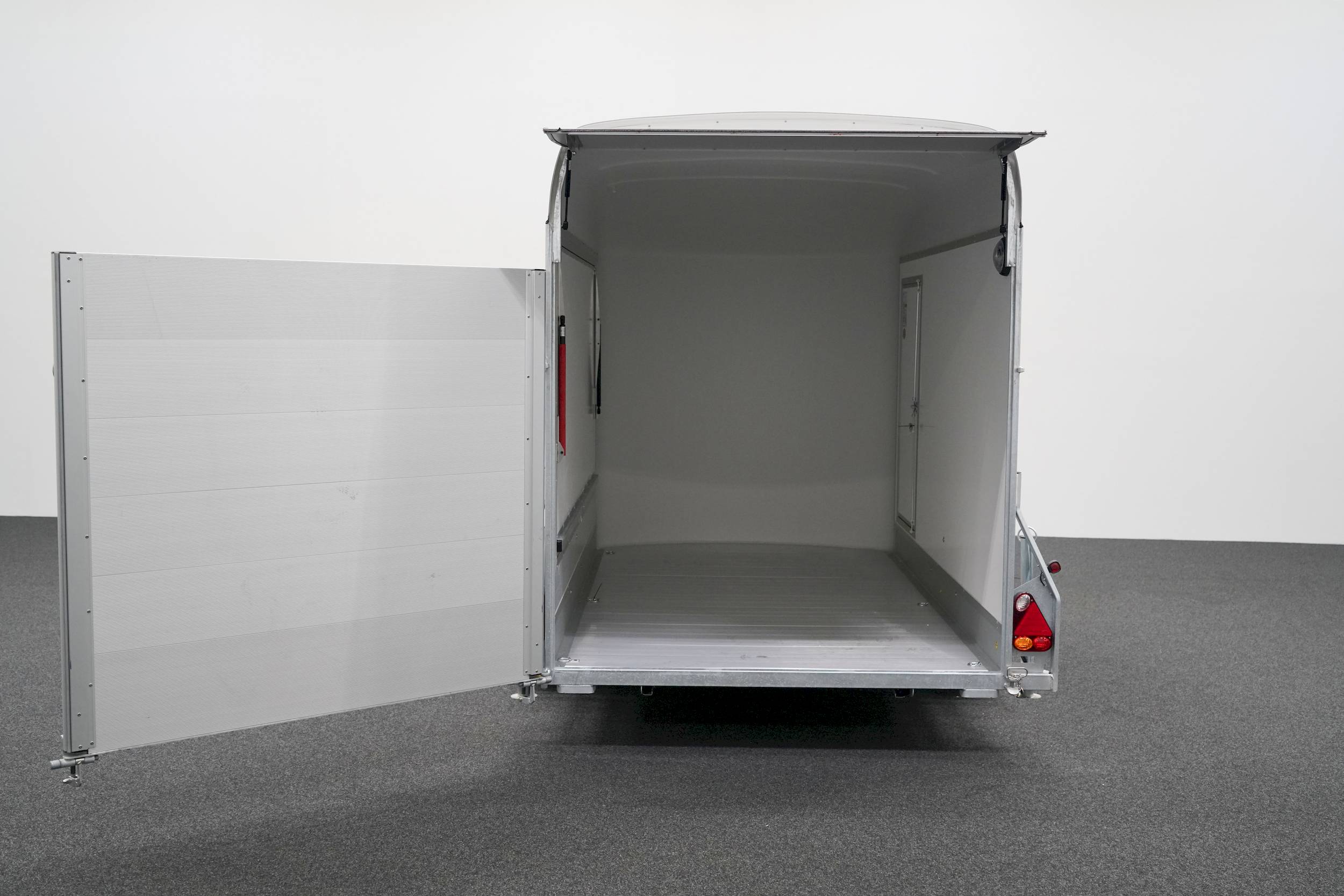 CHEVAL LIBERTE DEBON C400 WABENKERN ROADSTER