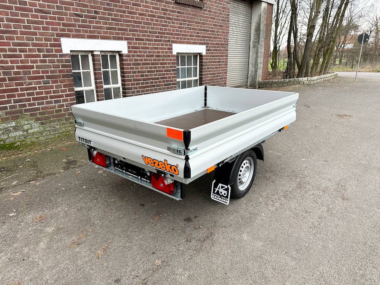 VEZEKO TITBIT 08A 13R