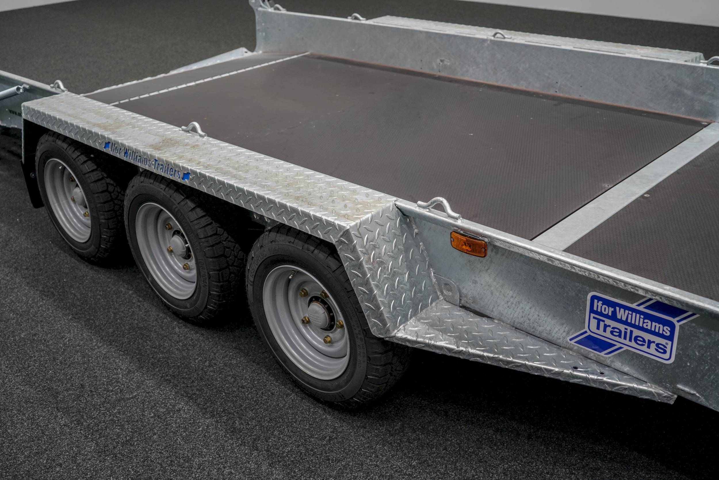 IFOR WILLIAMS GH146 TRIDEM | RAMPE