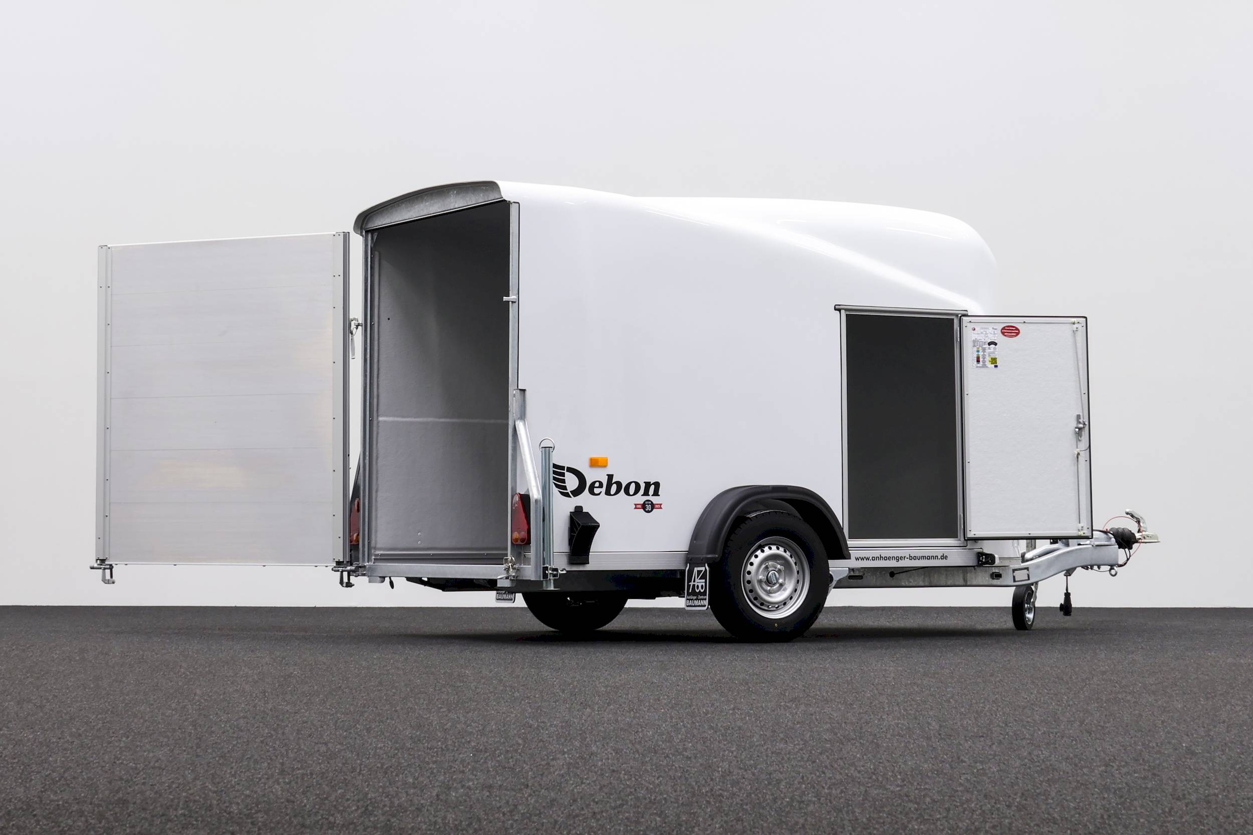 CHEVAL LIBERTE DEBON CARGO 1300