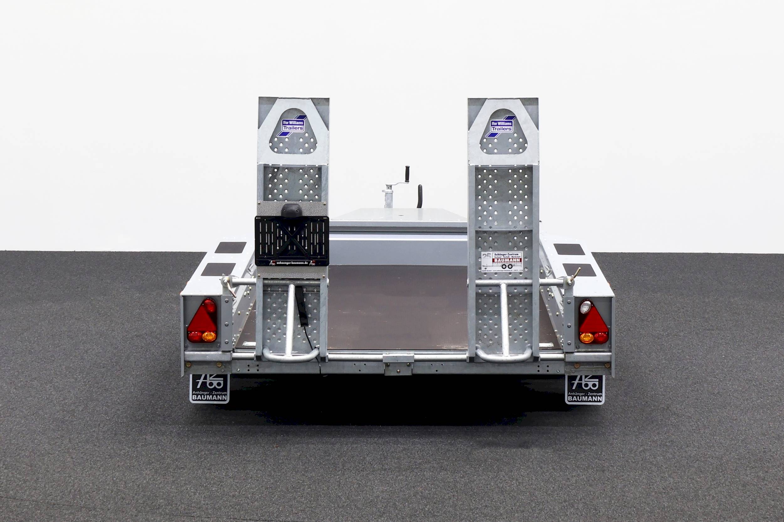 IFOR WILLIAMS GX105HD | SKIDS