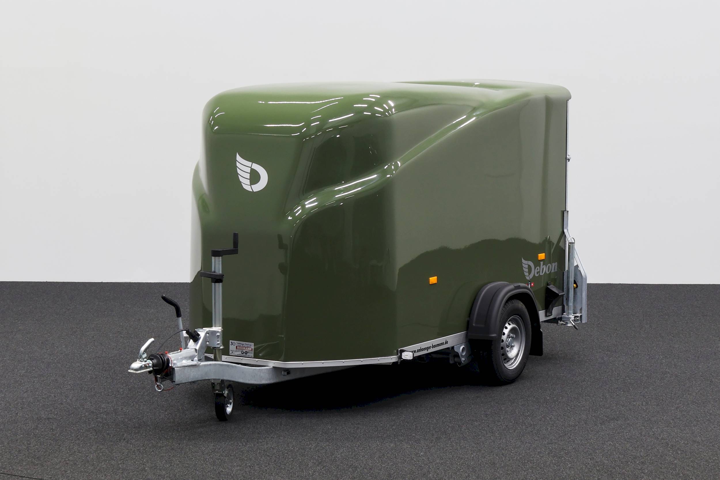 CHEVAL LIBERTE DEBON CARGO 1300
