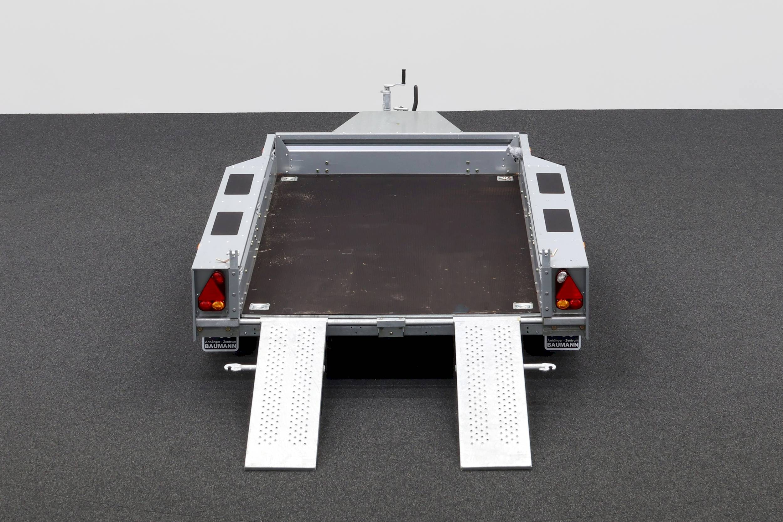 IFOR WILLIAMS GX105HD | SKIDS