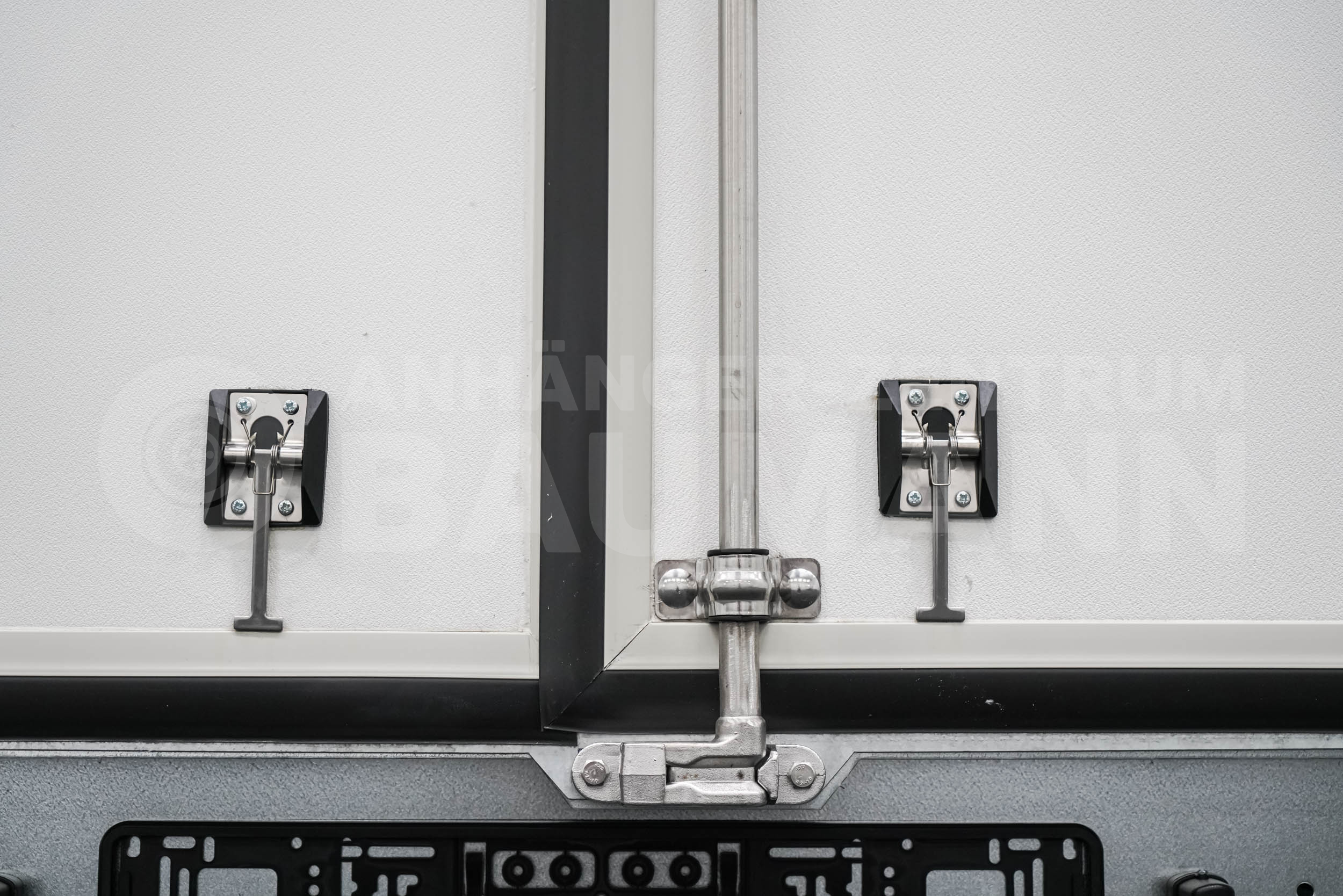 BLYSS F1330HD | SEITENKLAPPE
