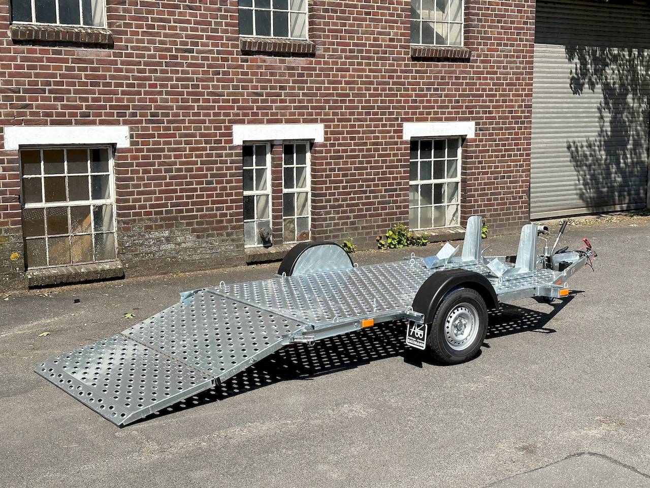 VEZEKO MOTOVAN B13