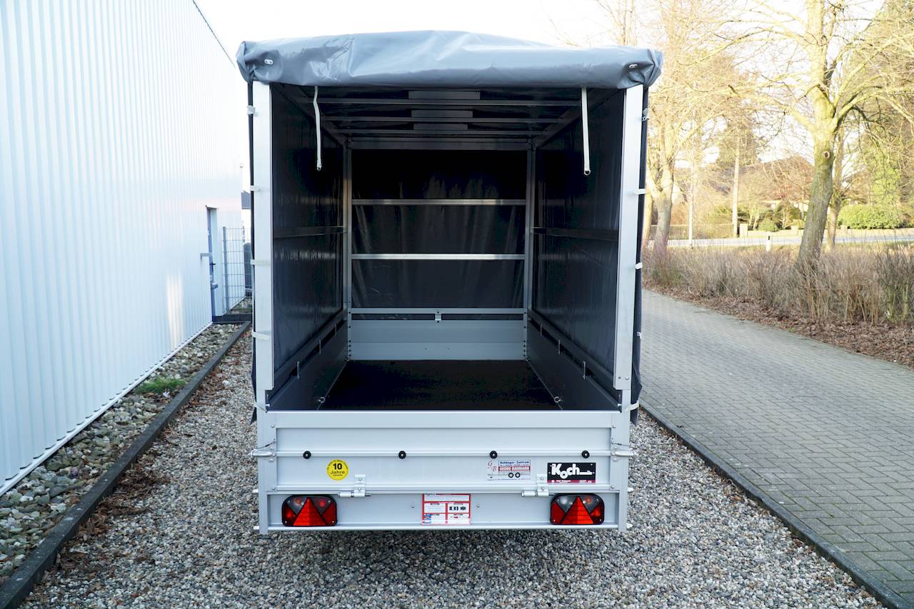 GESCHLOSSENER PLANENANHÄNGER - M - MIETEN