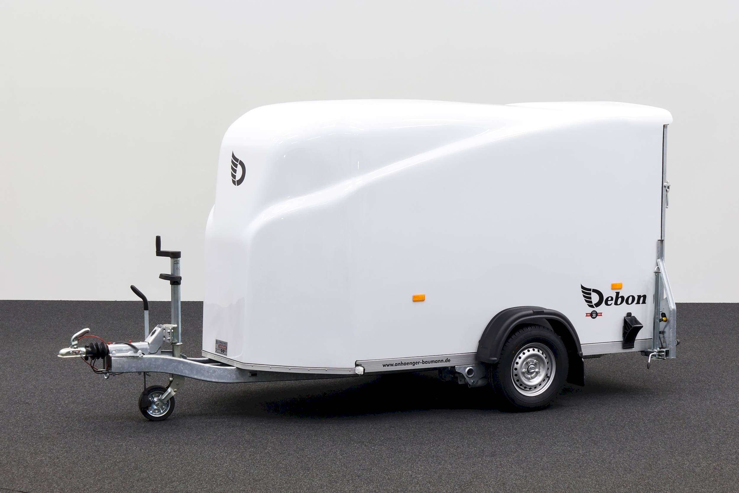 CHEVAL LIBERTE DEBON CARGO 1300