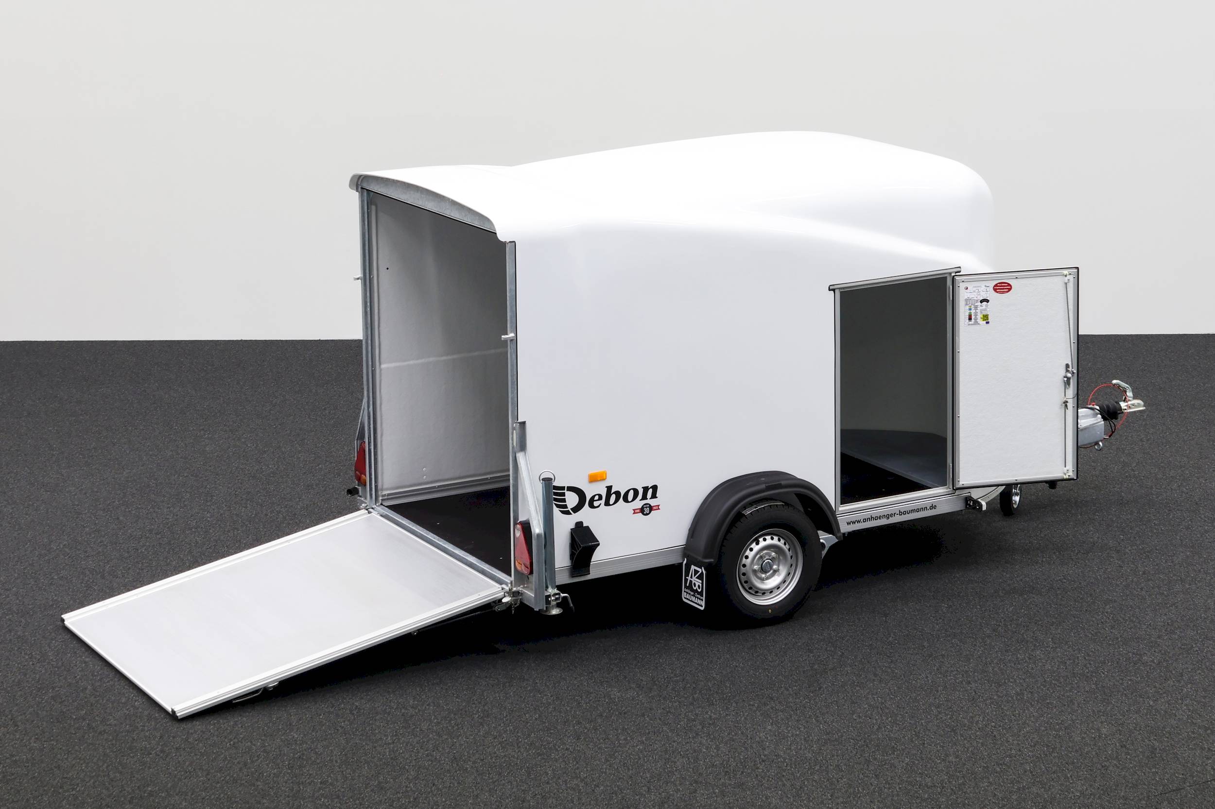 CHEVAL LIBERTE DEBON CARGO 1300