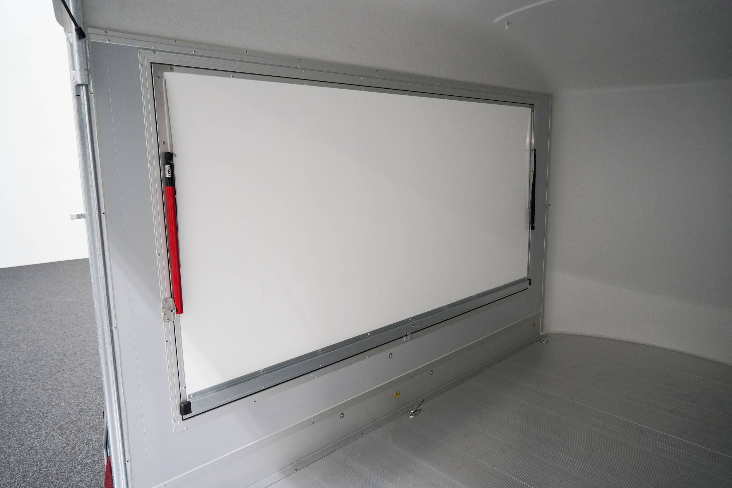 CHEVAL LIBERTE DEBON C400 WABENKERN ROADSTER