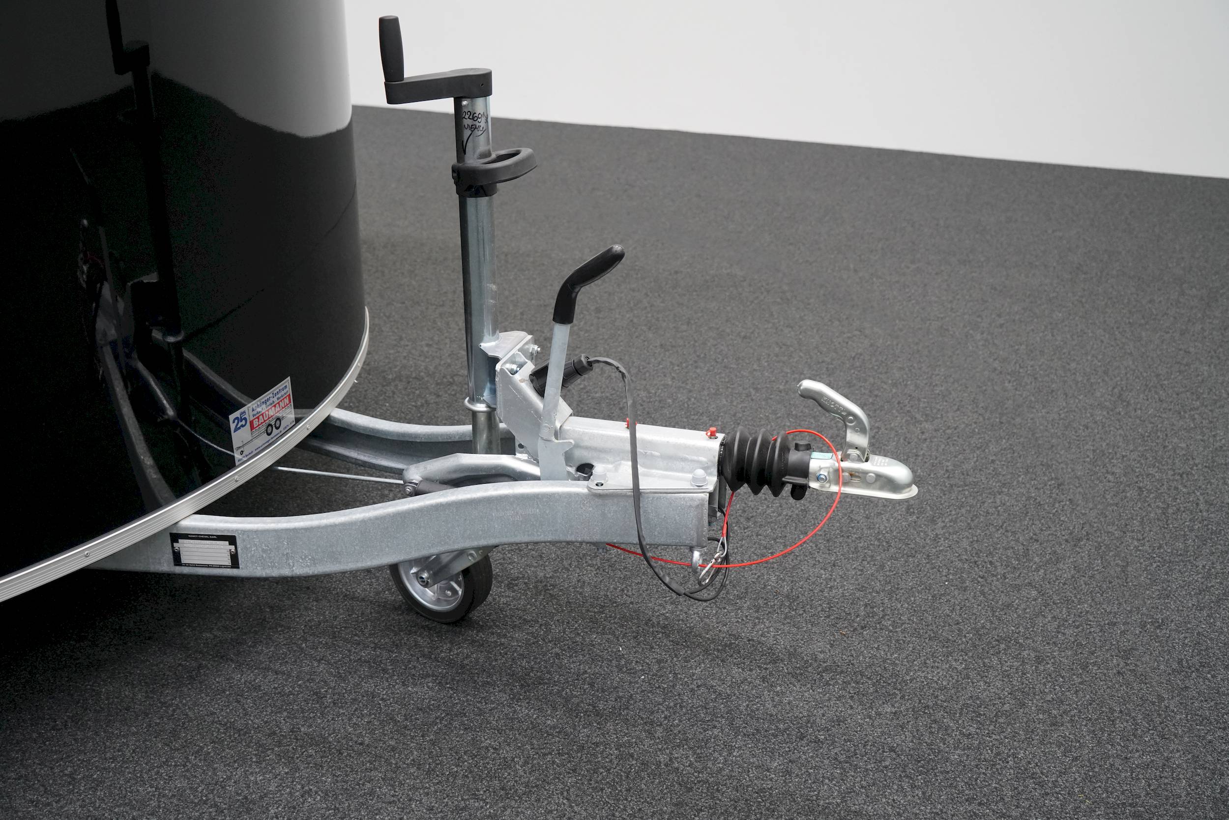 CHEVAL LIBERTE DEBON C400 WABENKERN ROADSTER