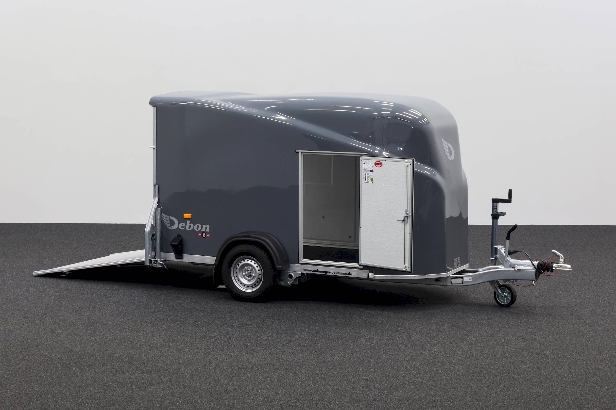 CHEVAL LIBERTE DEBON CARGO 1300