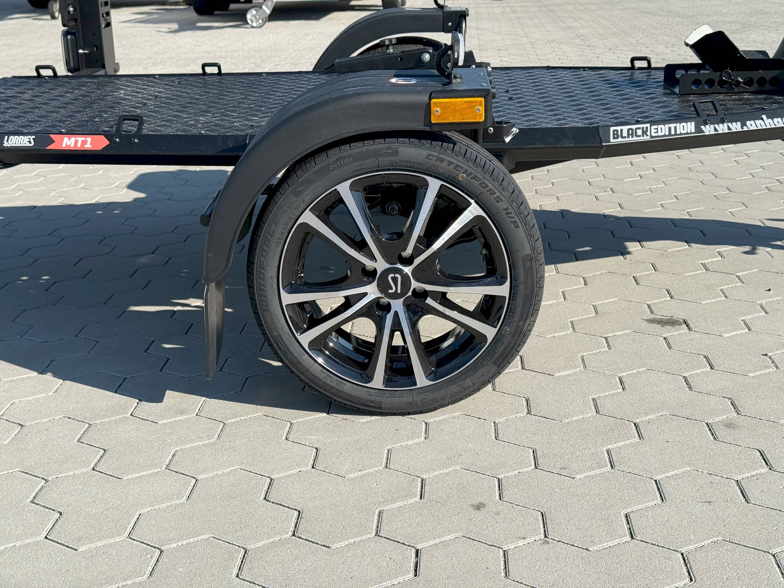 LORRIES MT-1 | BLACK EDTION
