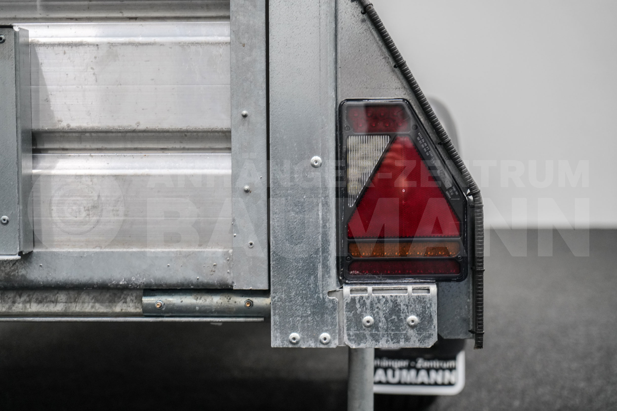 IFOR WILLIAMS P8G | 8x4 | 1400KG | STÜTZEN