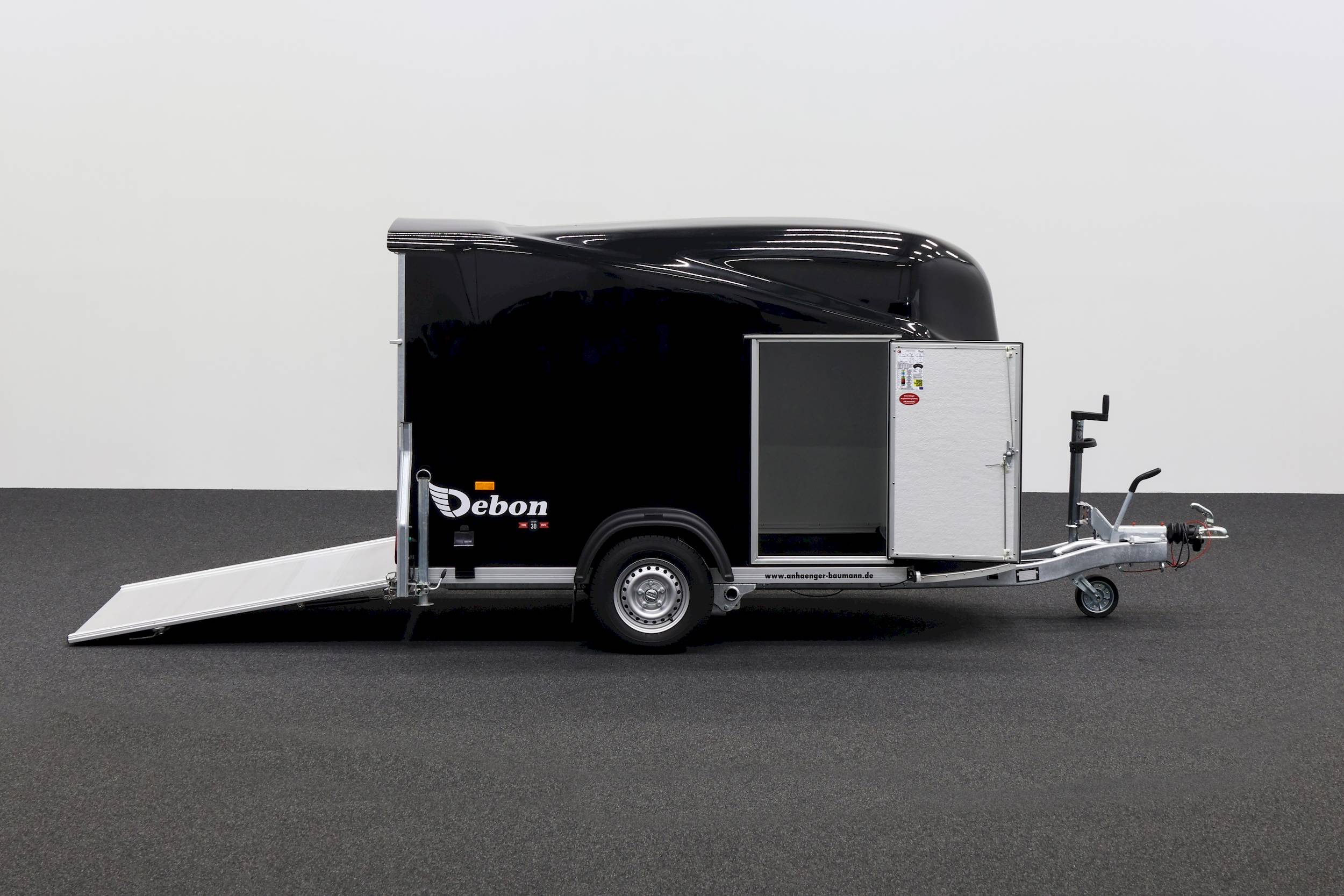 CHEVAL LIBERTE DEBON CARGO 1300