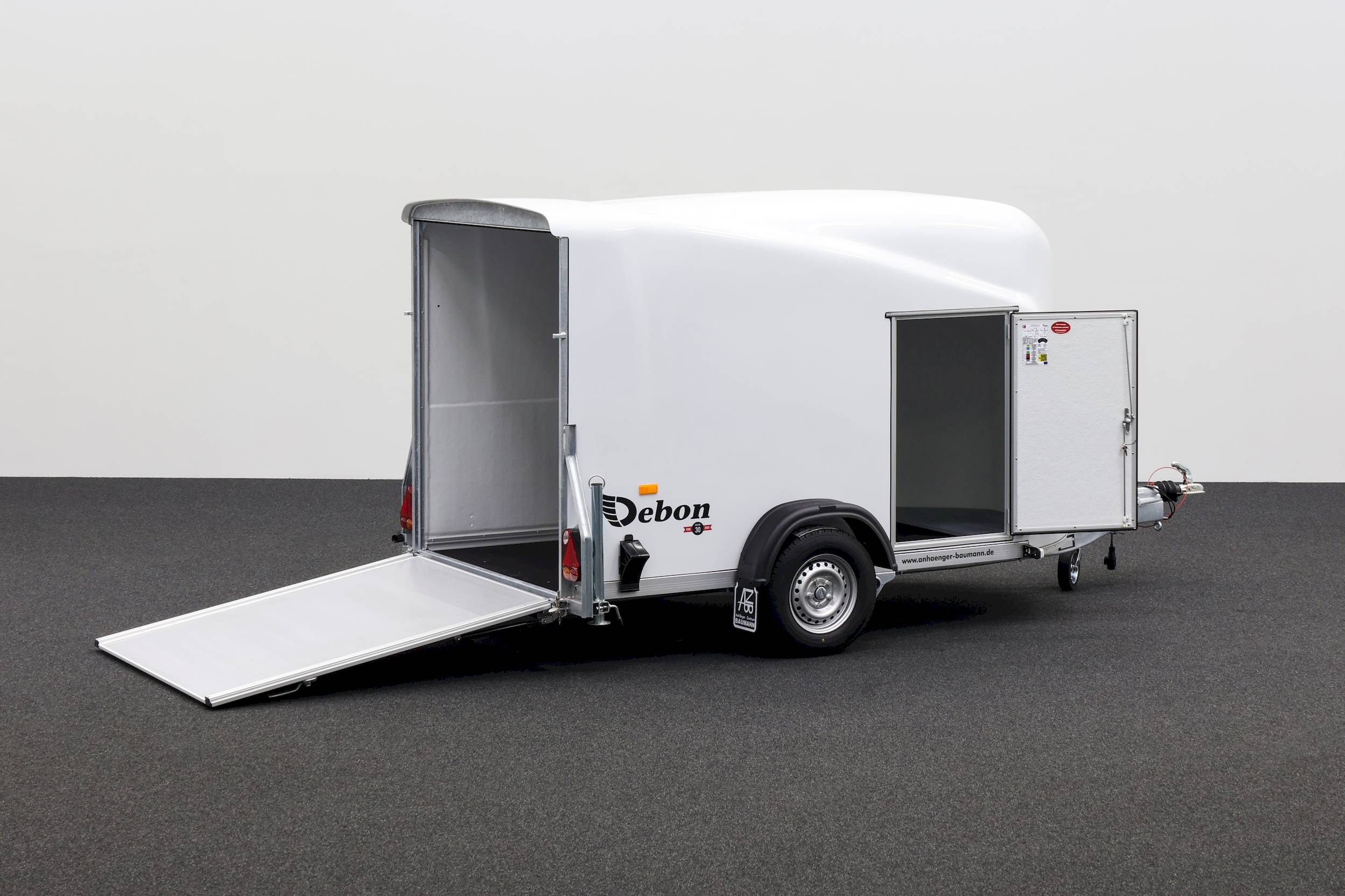 CHEVAL LIBERTE DEBON CARGO 1300