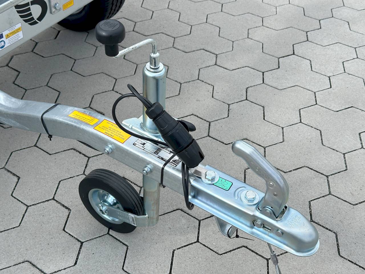 DEBON ROADSTER CAMP | WOHNMOBILANHÄNGER