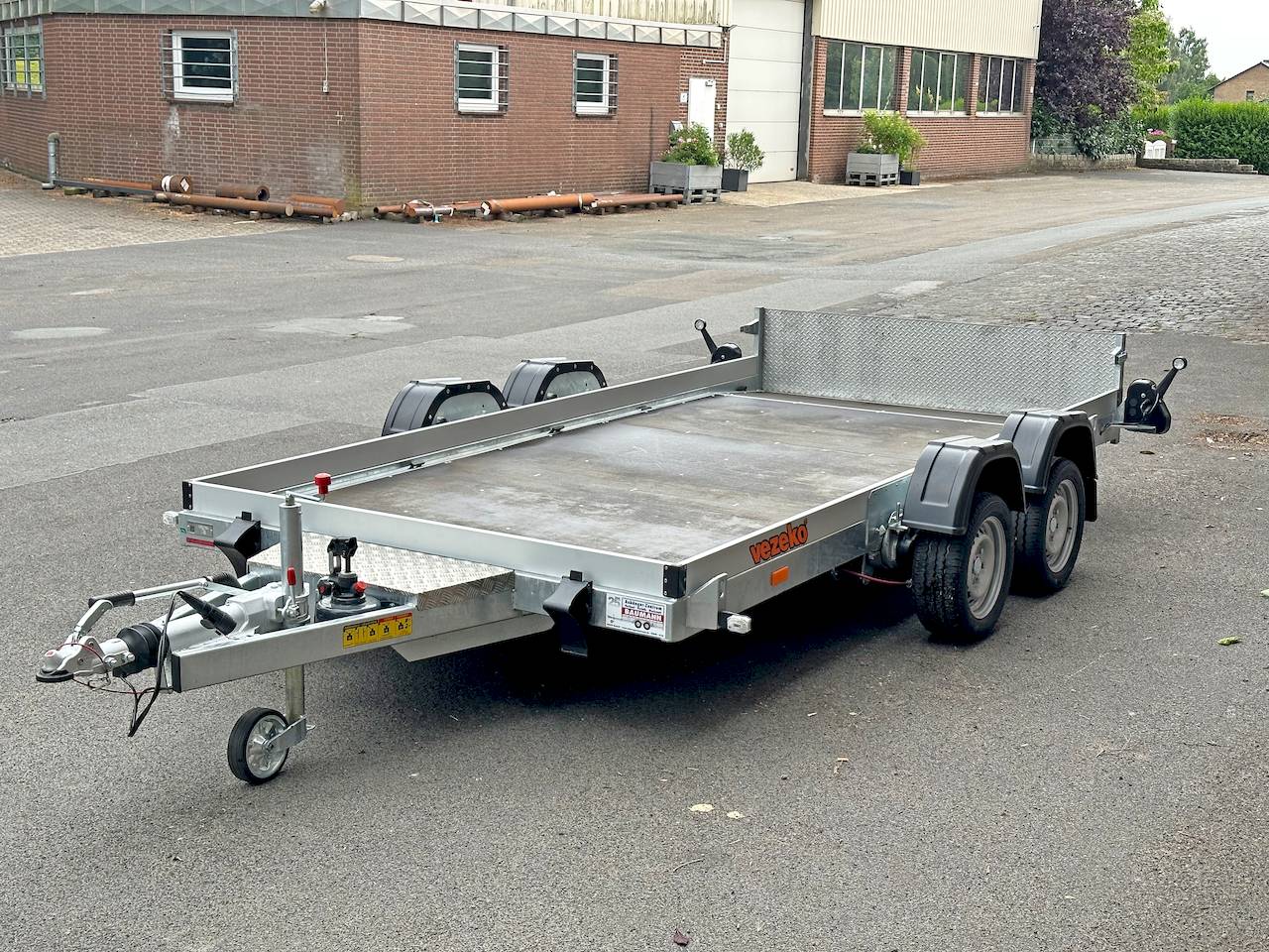 VEZEKO HUSKY CAR FB 35.39 | RAMPE