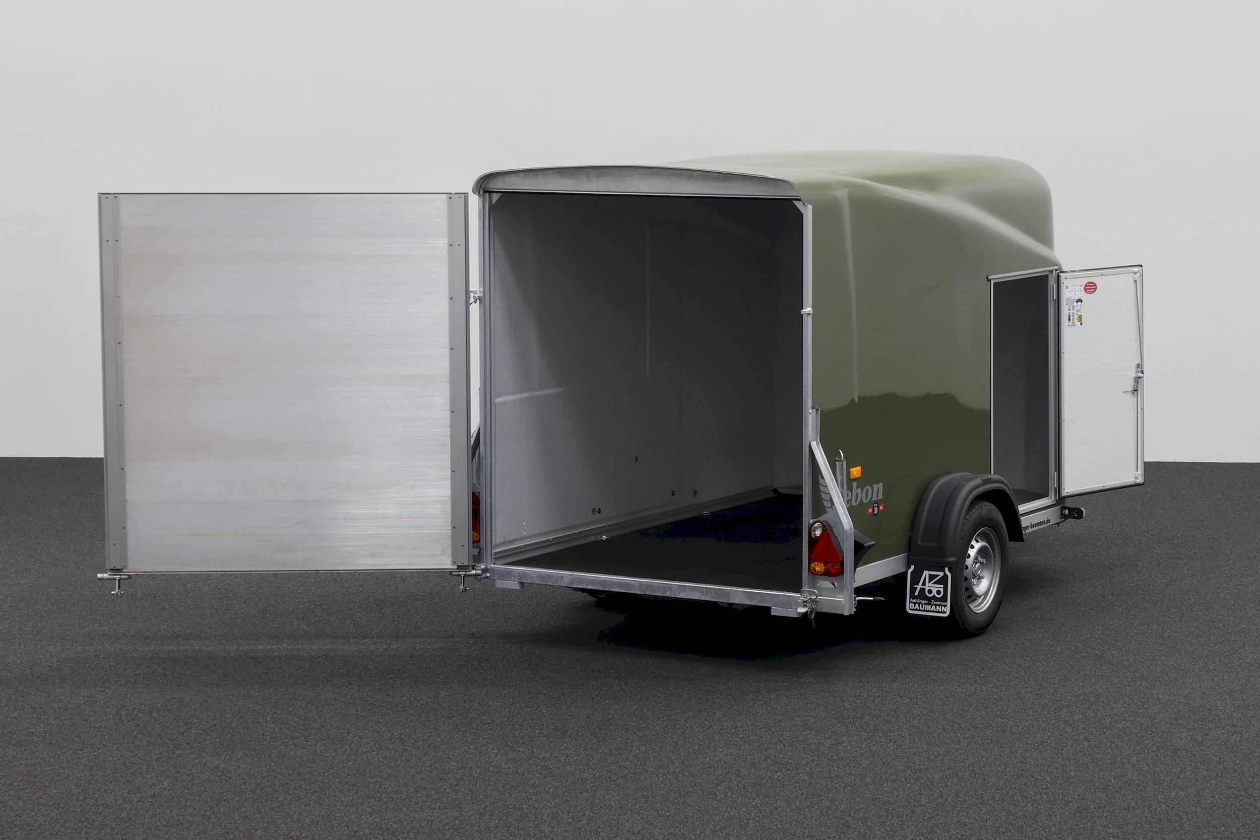 CHEVAL LIBERTE DEBON CARGO 1300