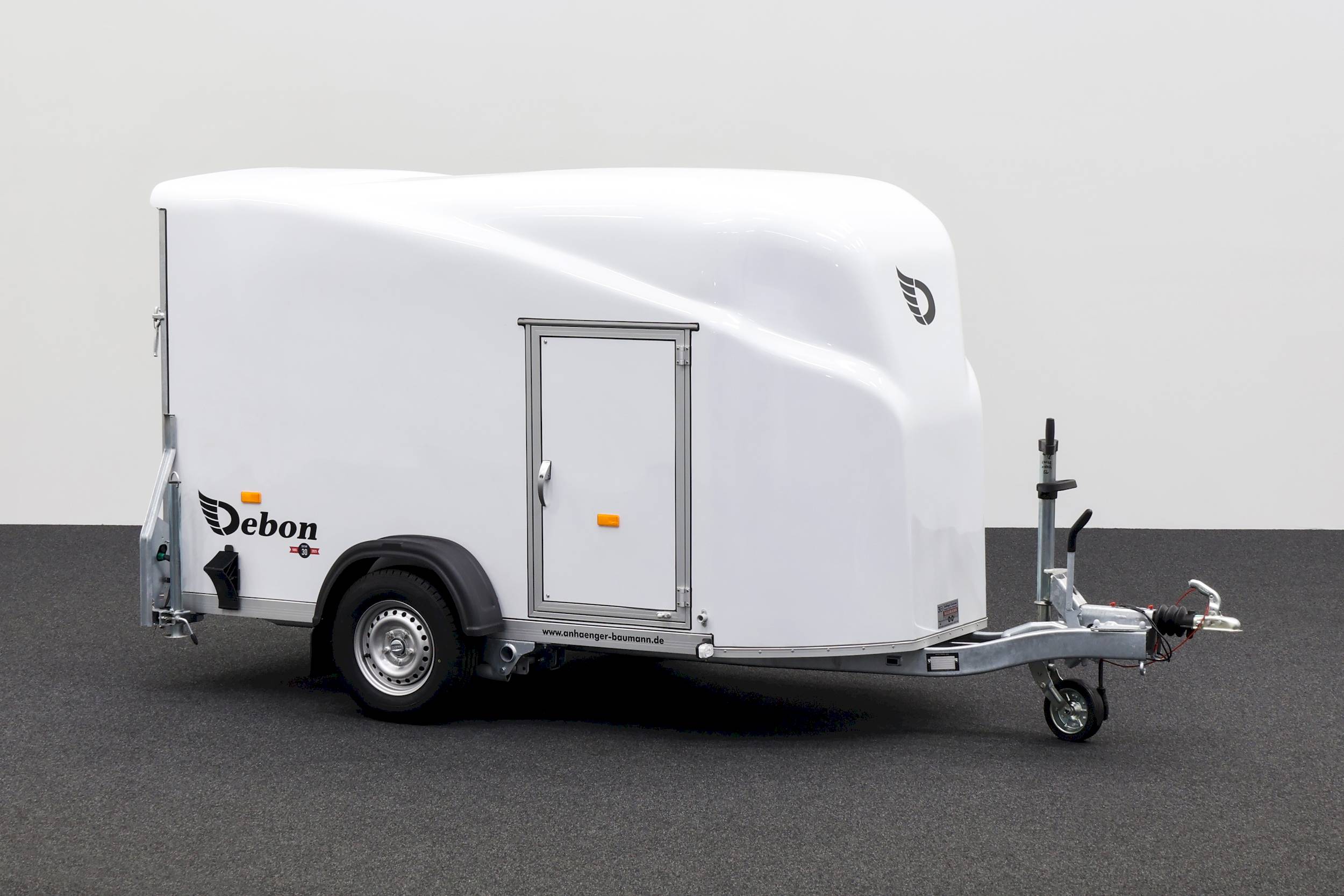 CHEVAL LIBERTE DEBON CARGO 1300