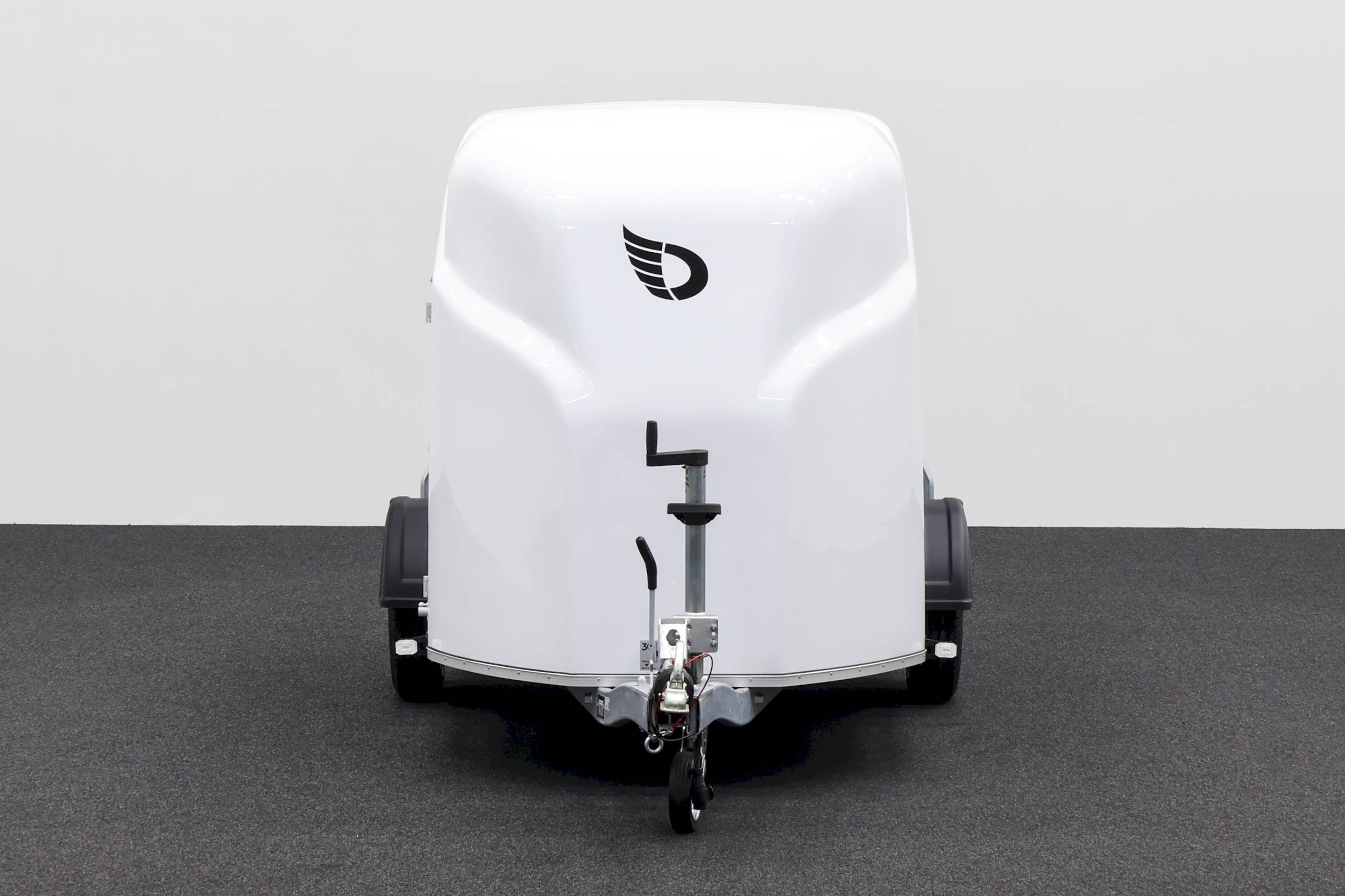 CHEVAL LIBERTE DEBON CARGO 1300