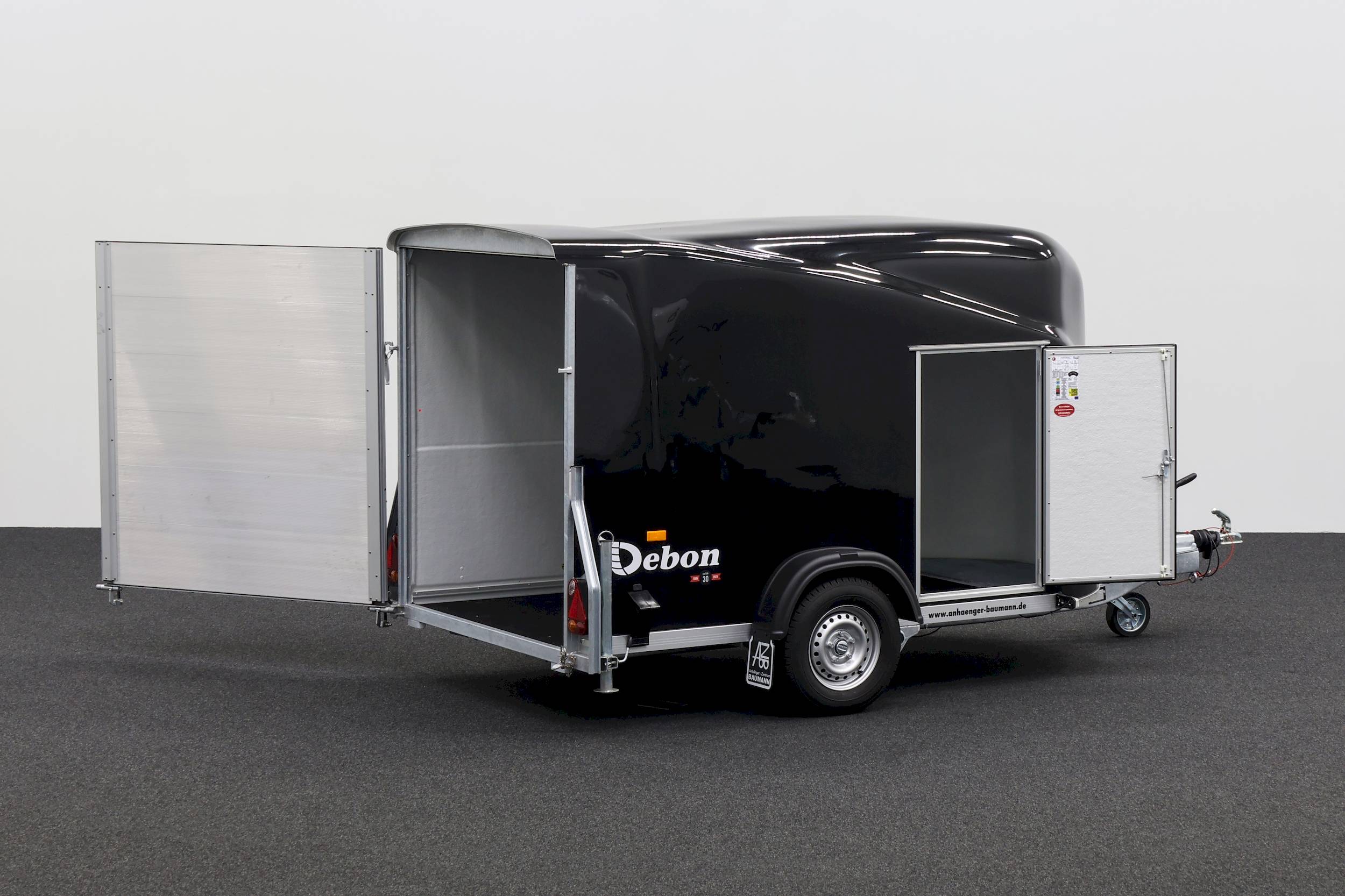 CHEVAL LIBERTE DEBON CARGO 1300