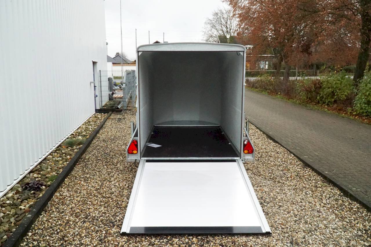 CHEVAL LIBERTE DEBON CARGO 1300